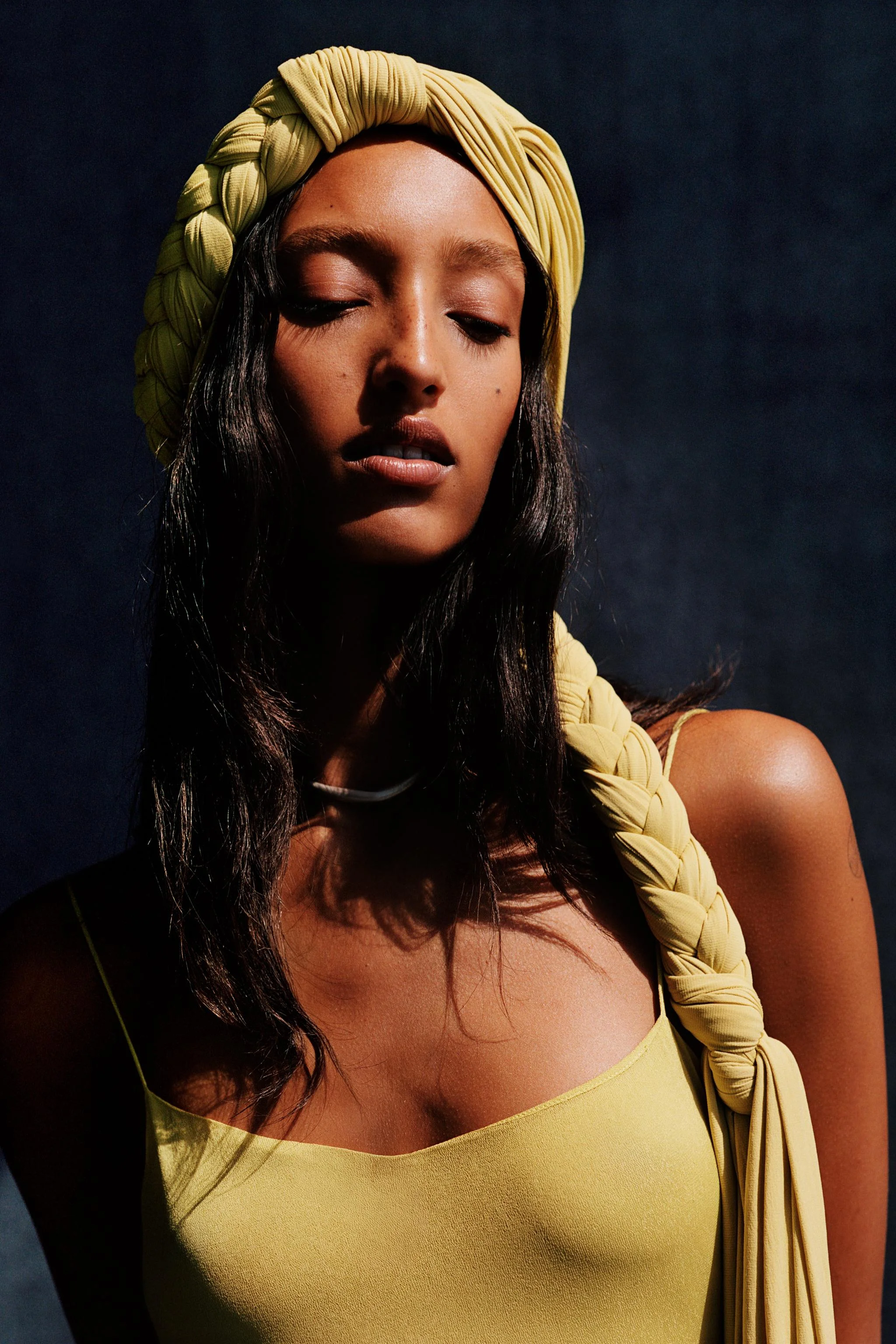 پیراهن بلند پشت باز با طراحی خاص پیراهن بلند پشت باز با طراحی خاص