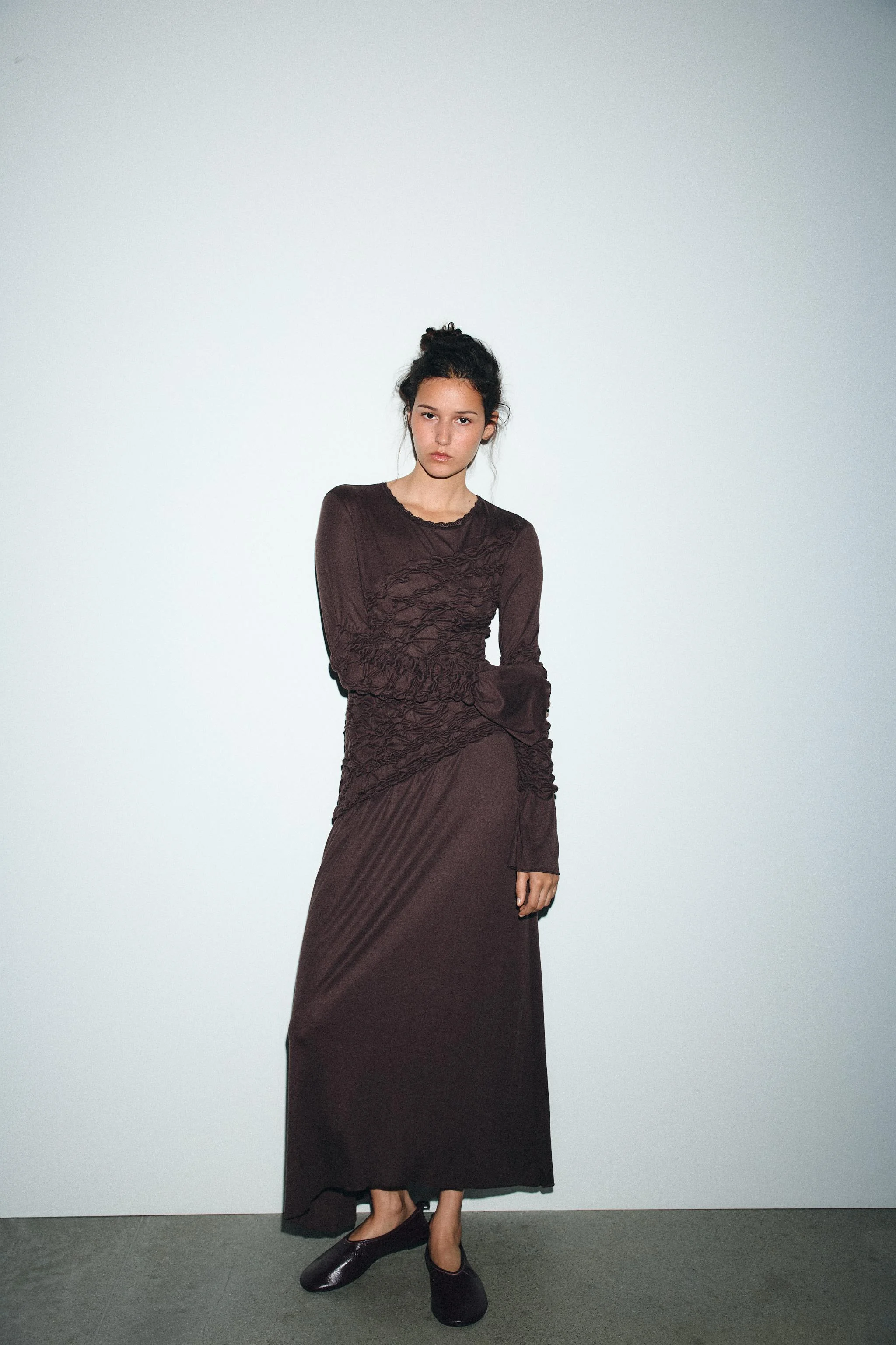 پیراهن میدی با جزئیات چیندار پیراهن میدی با جزئیات چیندار