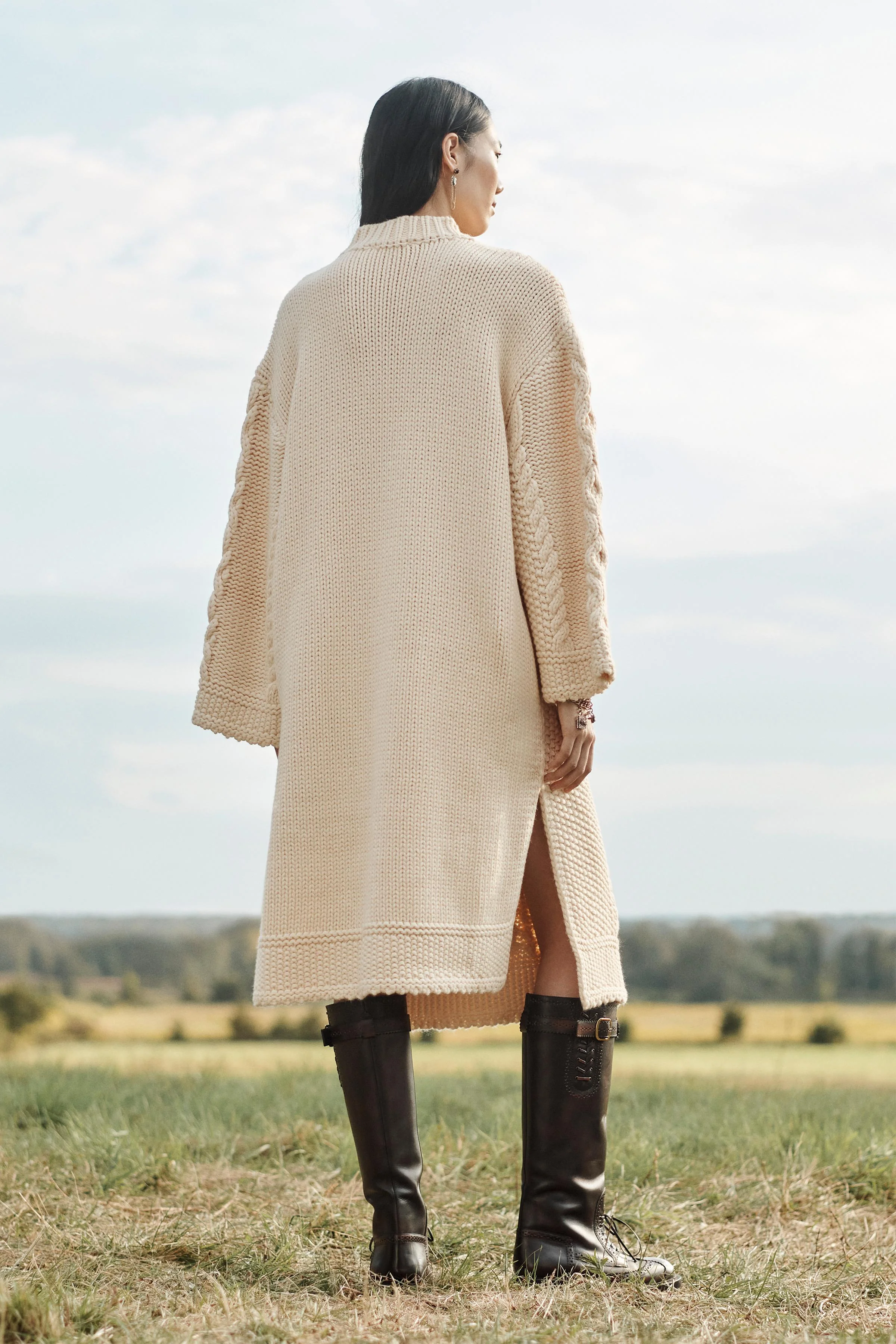 پانچو بافتنی بند دار نسخه محدود پانچو بافتنی بند دار نسخه محدود