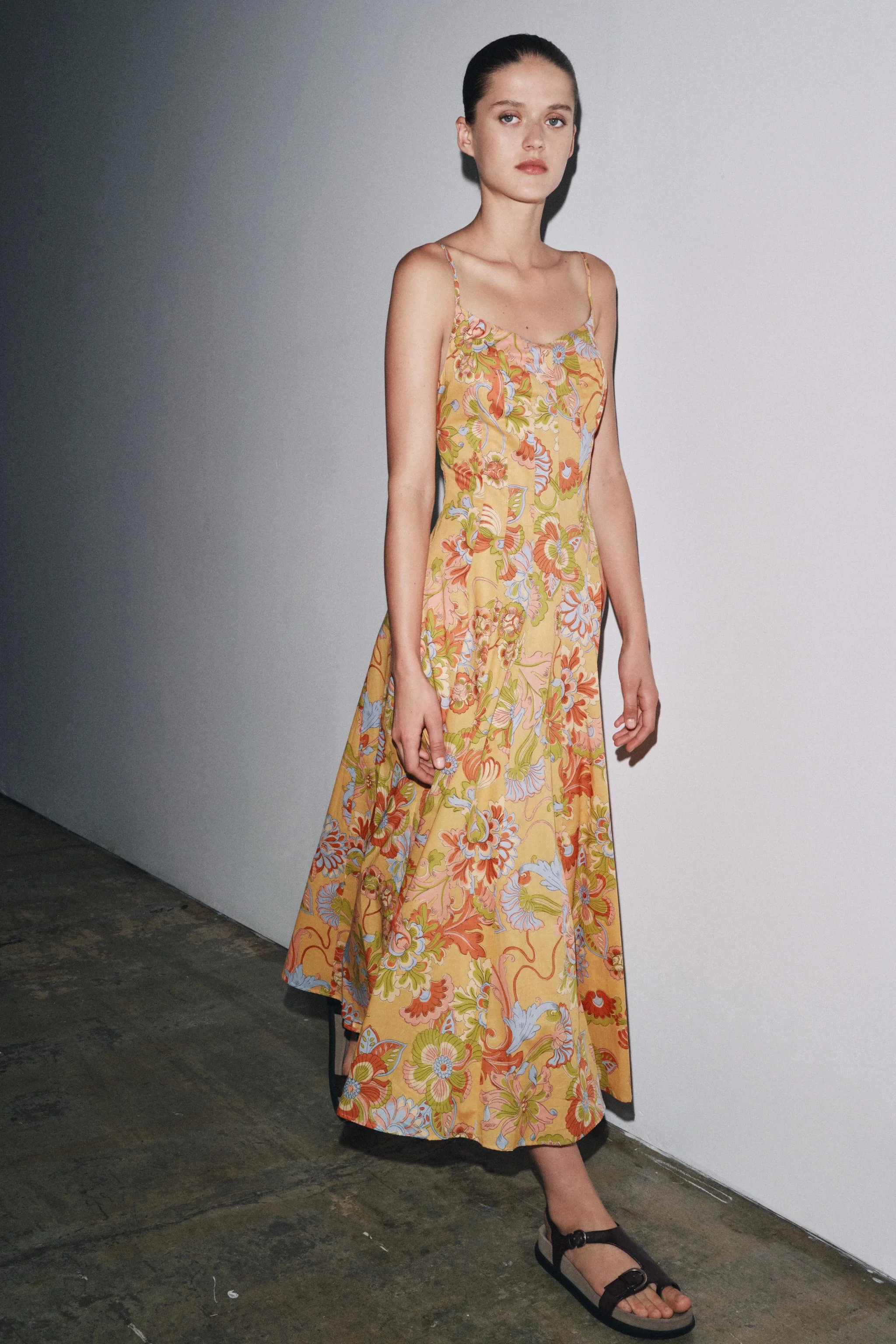 پیراهن میدی زنانه با طرح گلدار