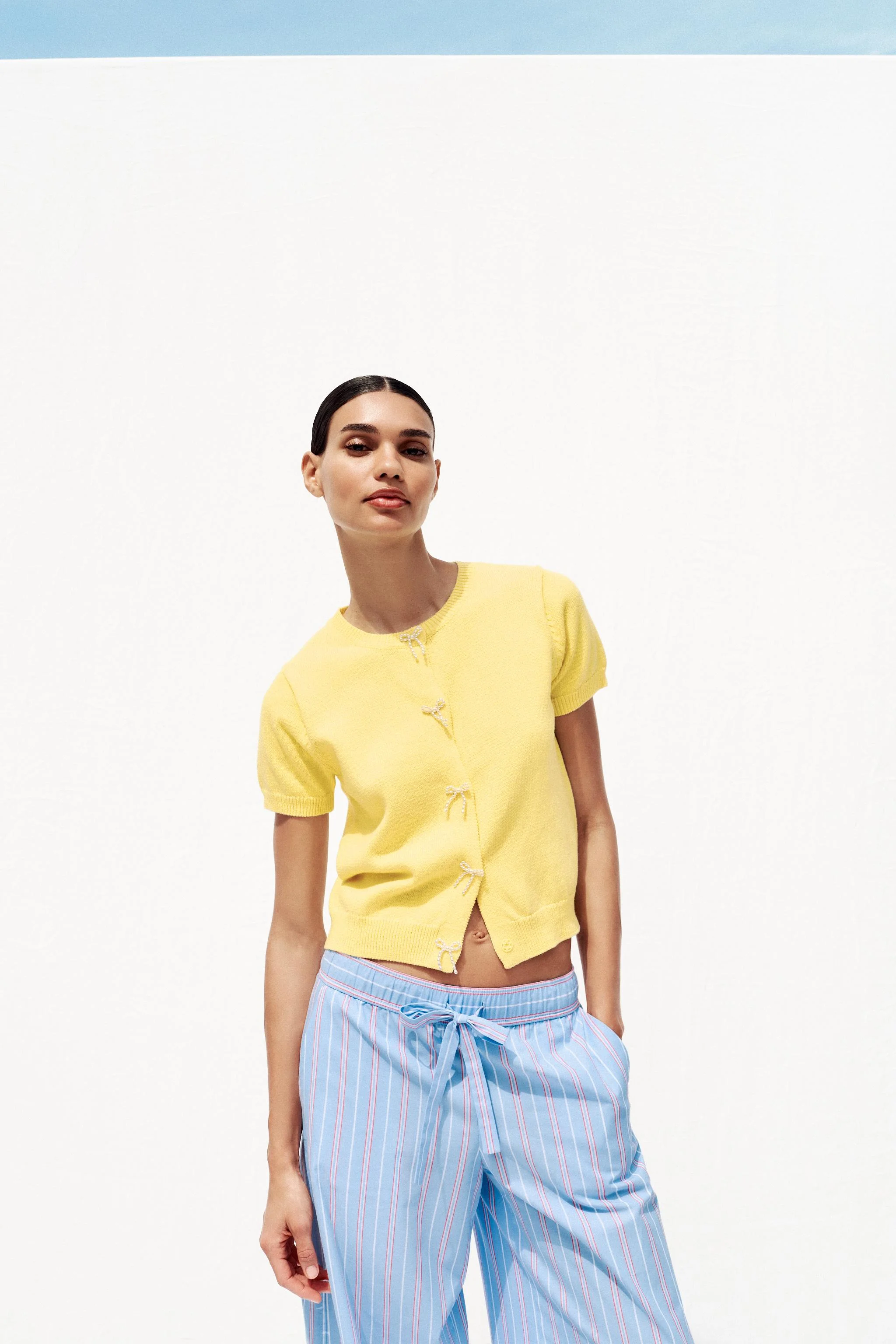 کاردیگان با گره های مرواریدی مصنوعی