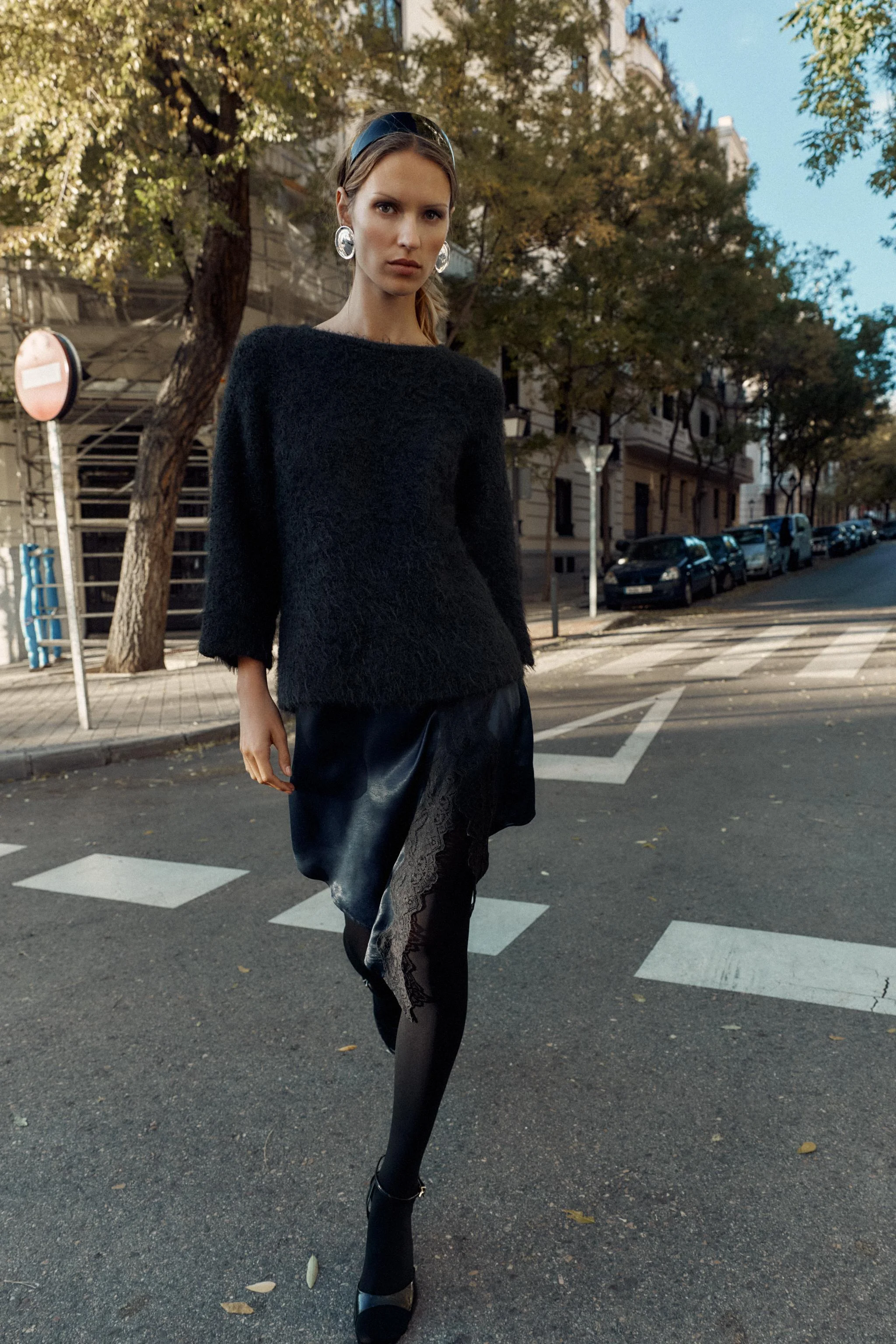 پلیور بافتنی با ترکیب گیپور پلیور بافتنی با ترکیب گیپور