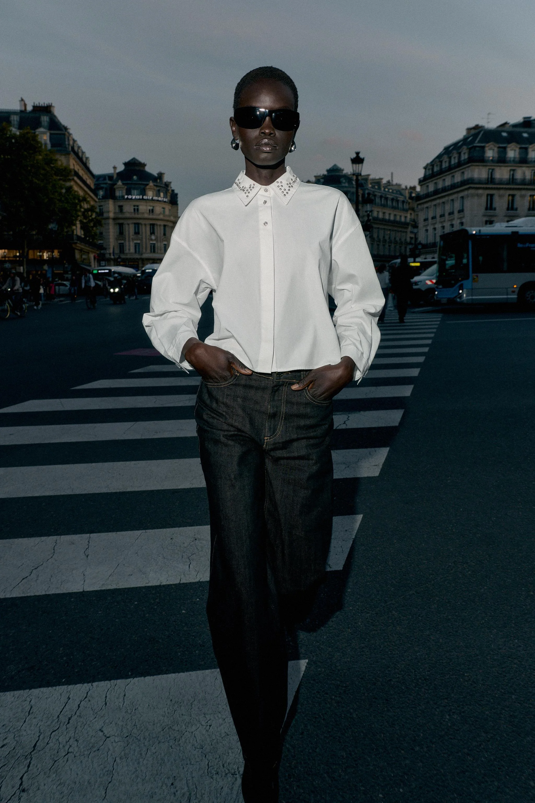 پیراهن پاپلین با تزیینات مهره‌ای جواهری