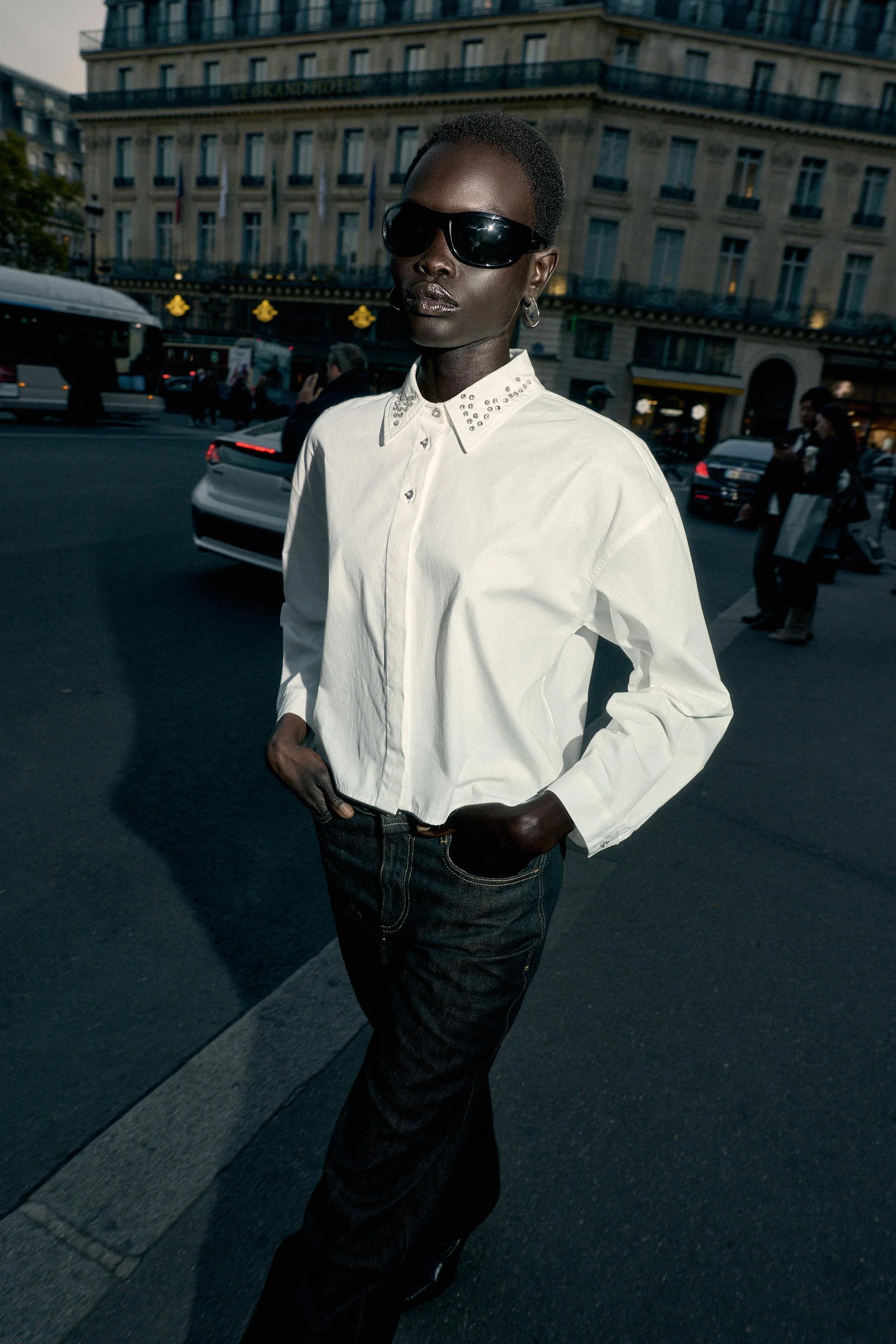 پیراهن پاپلین با تزیینات مهرهای جواهری پیراهن پاپلین با تزیینات مهرهای جواهری