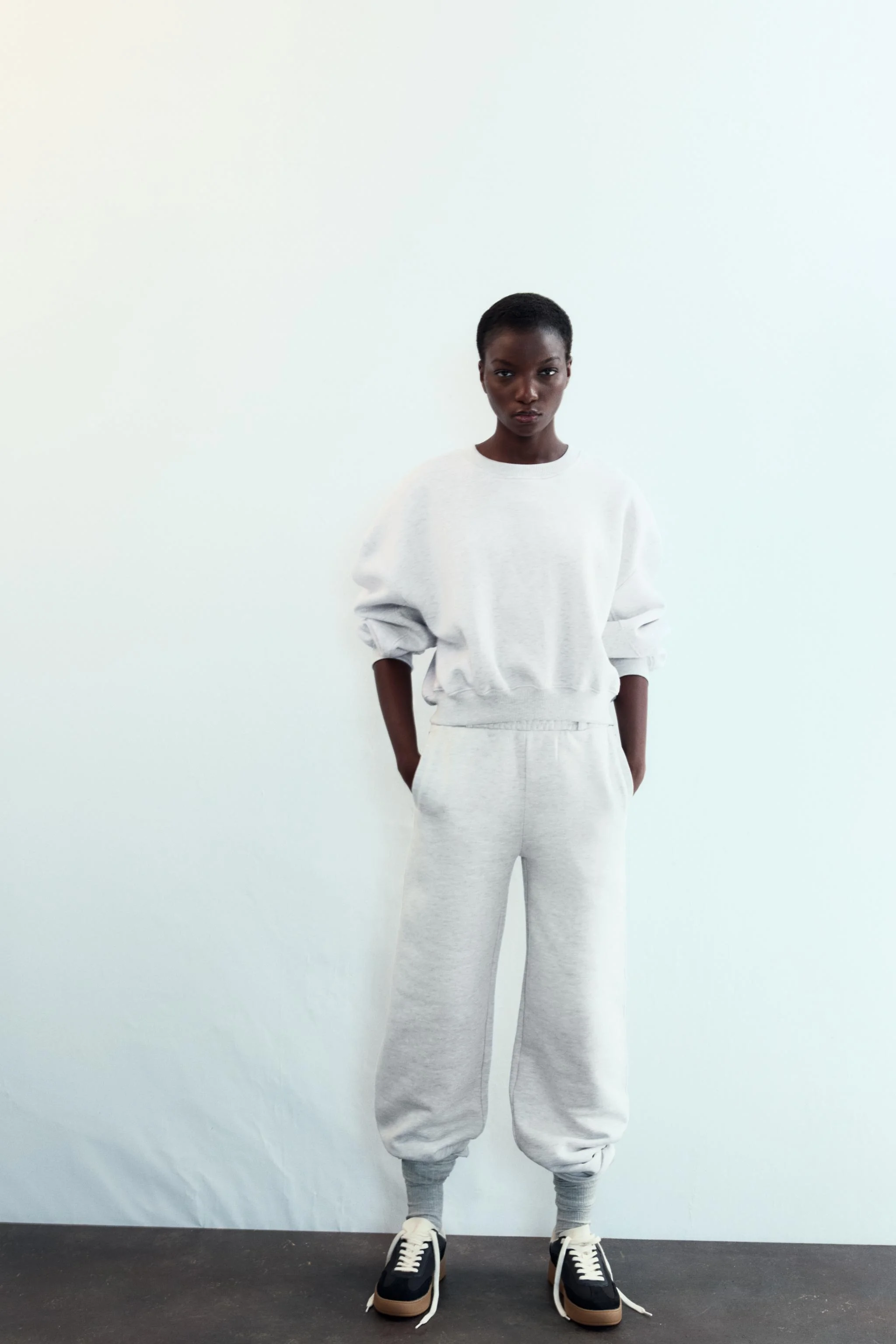 کفش ورزشی ترکیبی کفش ورزشی ترکیبی