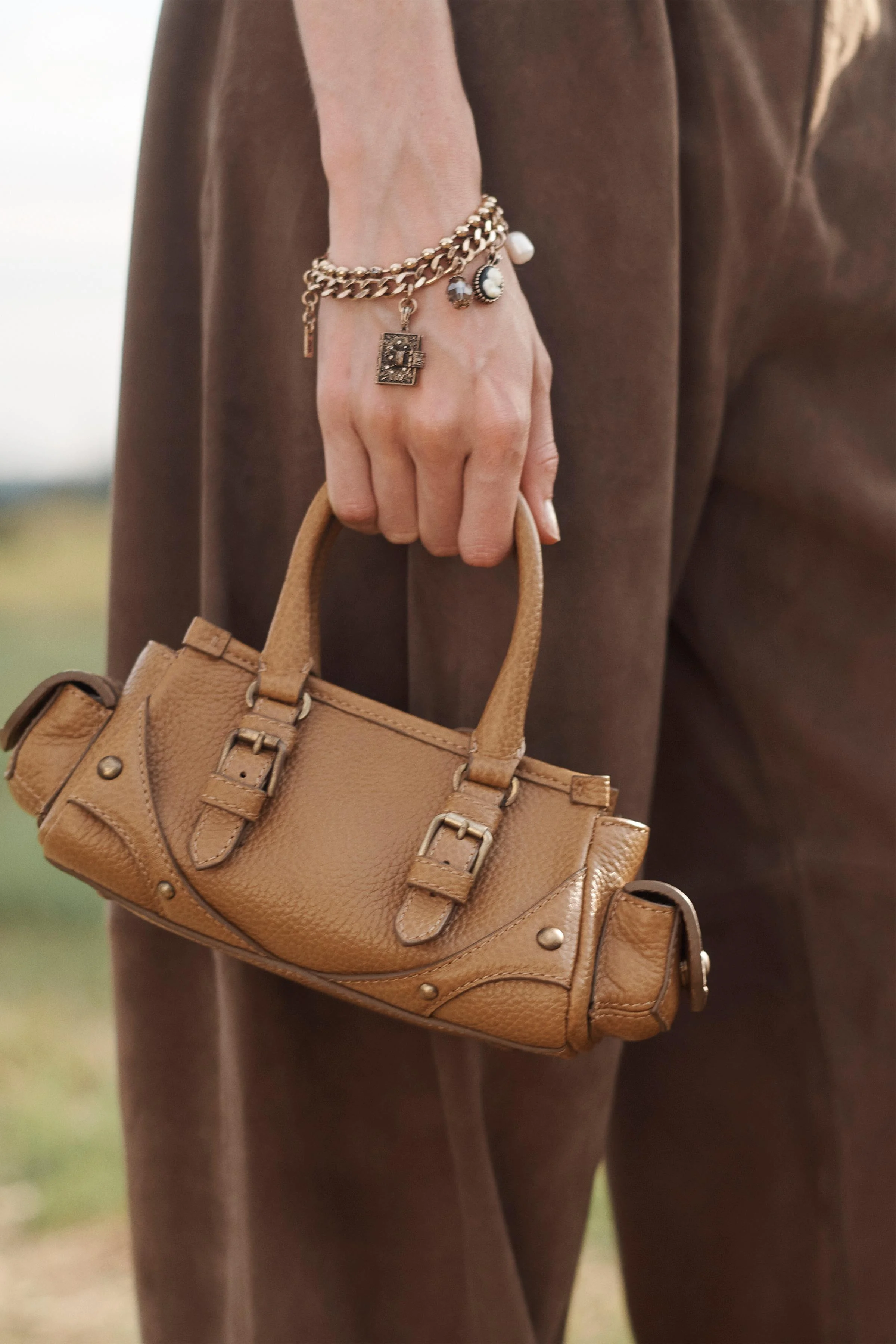 کیف دستی چرمی مینیاتوری مدل بولینگ نسخه محدود کیف دستی چرمی مینیاتوری مدل بولینگ نسخه محدود