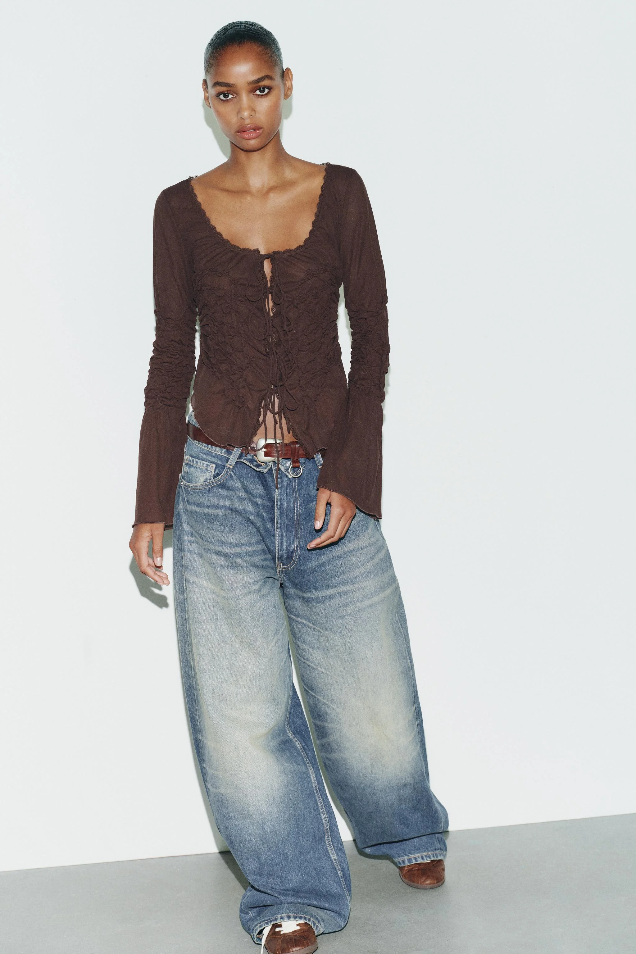 تاپ یقه هفت بند دار