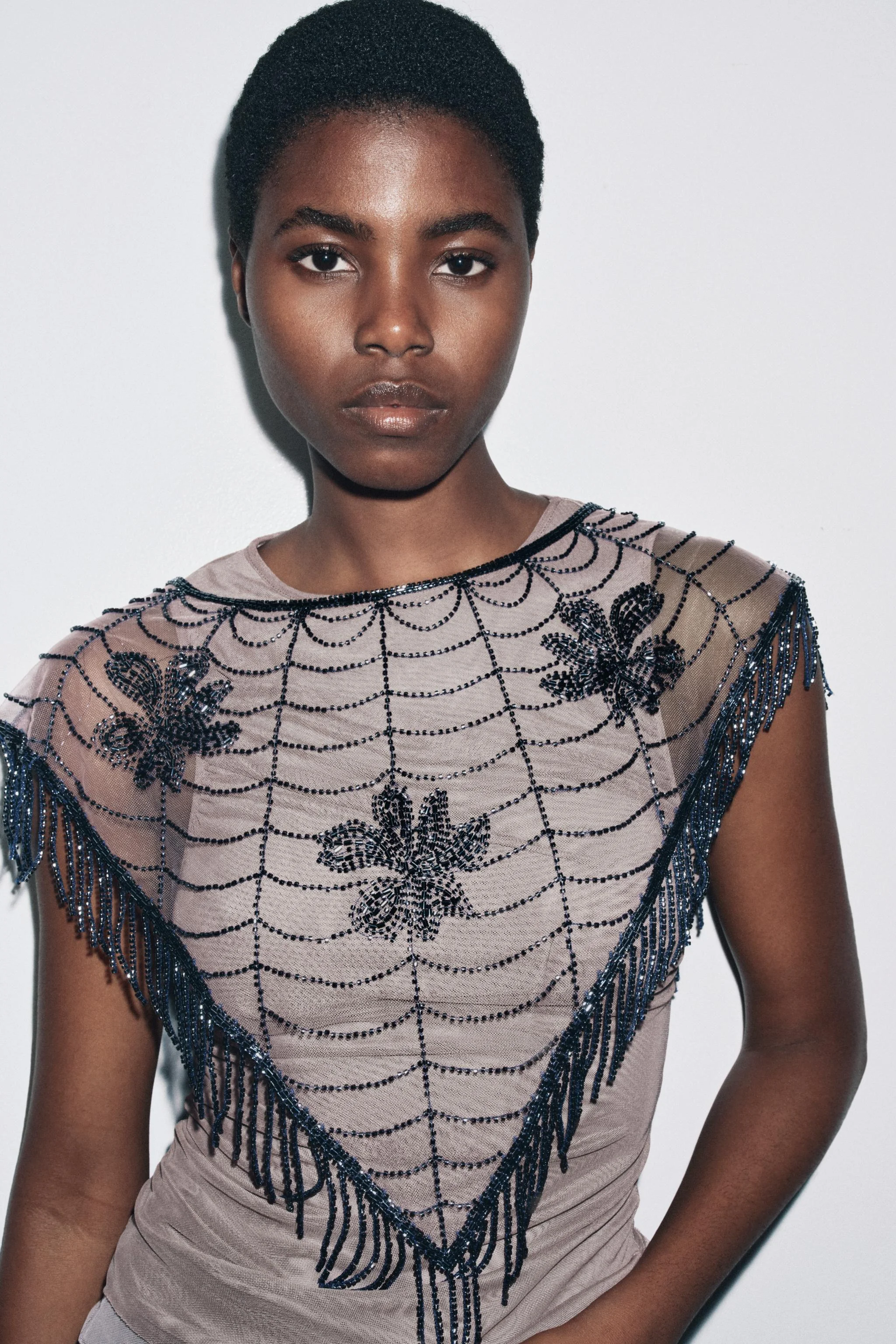 شنل با گلدوزی منجوقی شنل با گلدوزی منجوقی