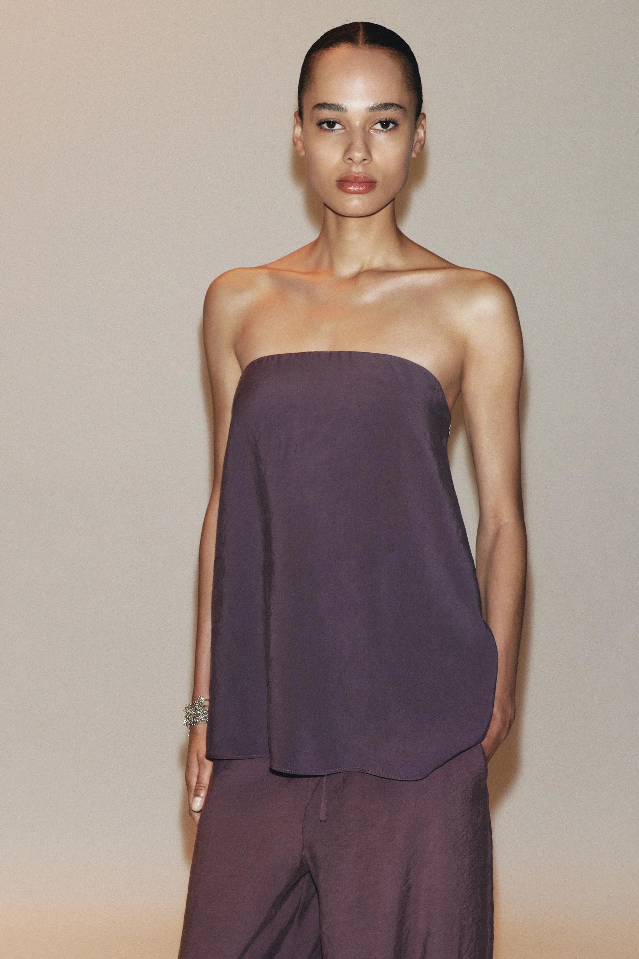 تاپ یقه باز