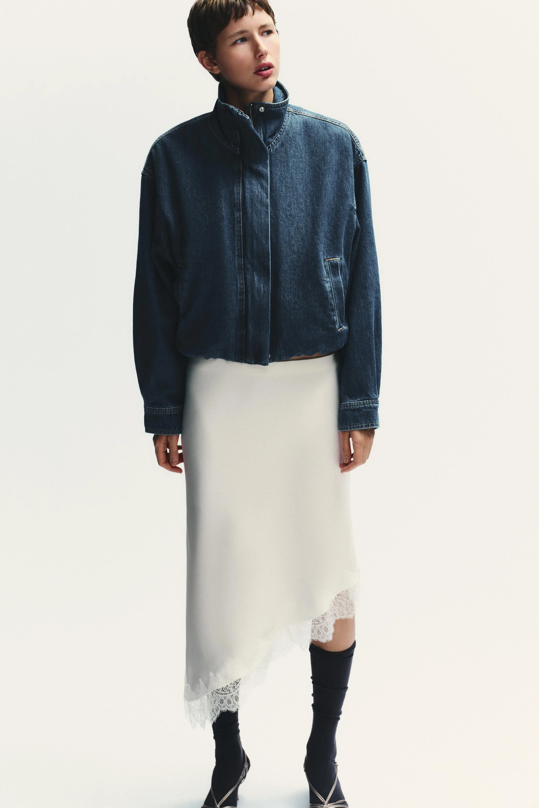 دامن ساتن با تزیینات گیپور