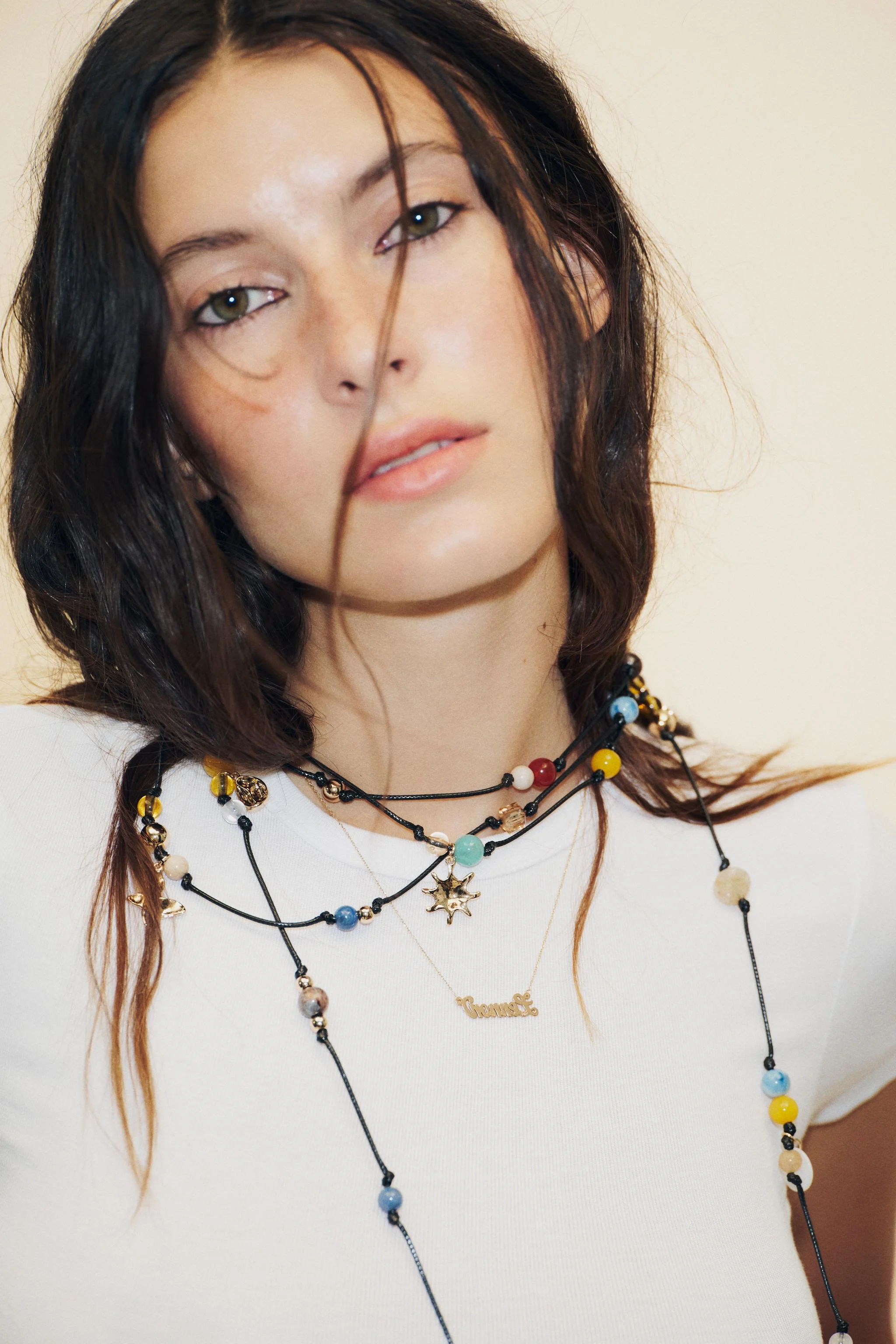 گردنبند طنابی چند طرفه با آویزهای مهره ای