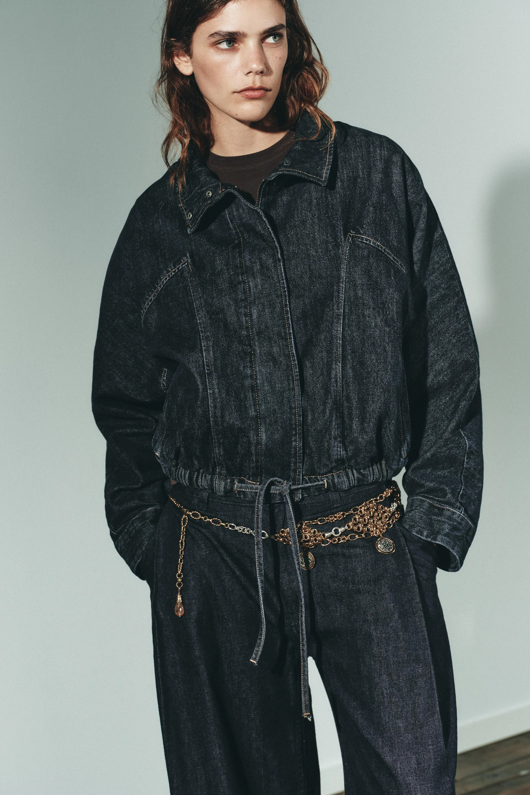 کمربند فلزی با طرح لوزی و آویزهای مدال