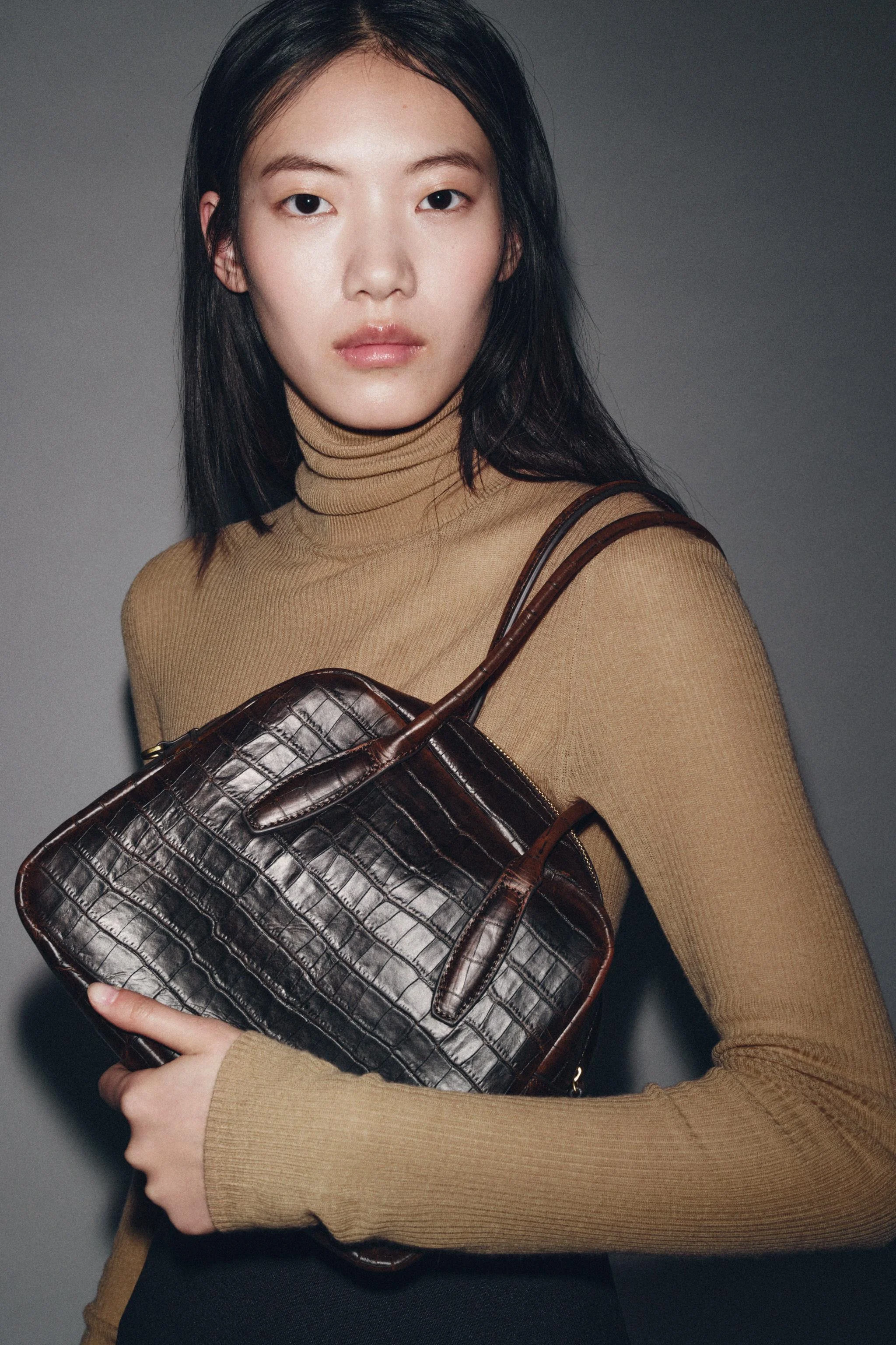 کیف بولینگ چرمی طرح دار کیف بولینگ چرمی طرح دار