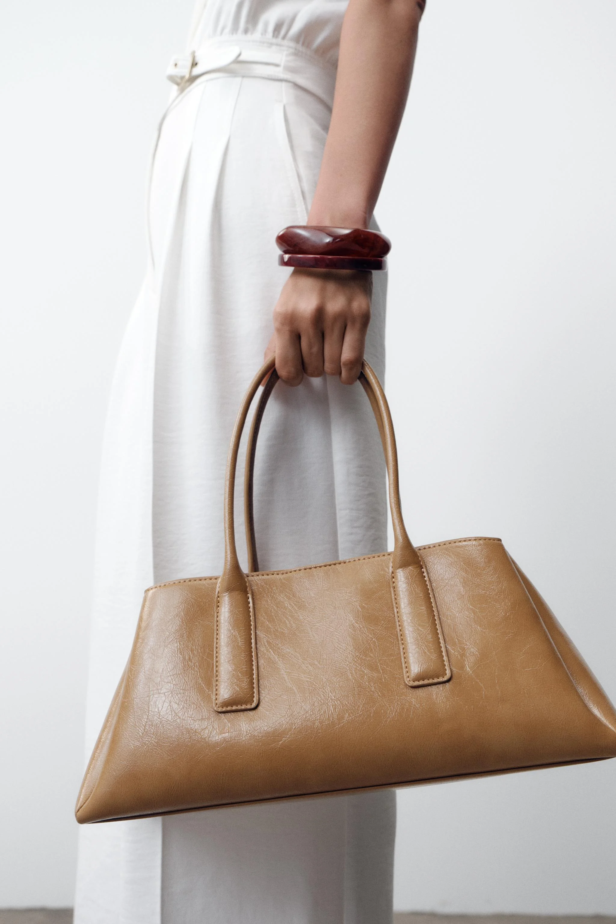 کیف دوشی مستطیلی با طرح ترک‌خورده