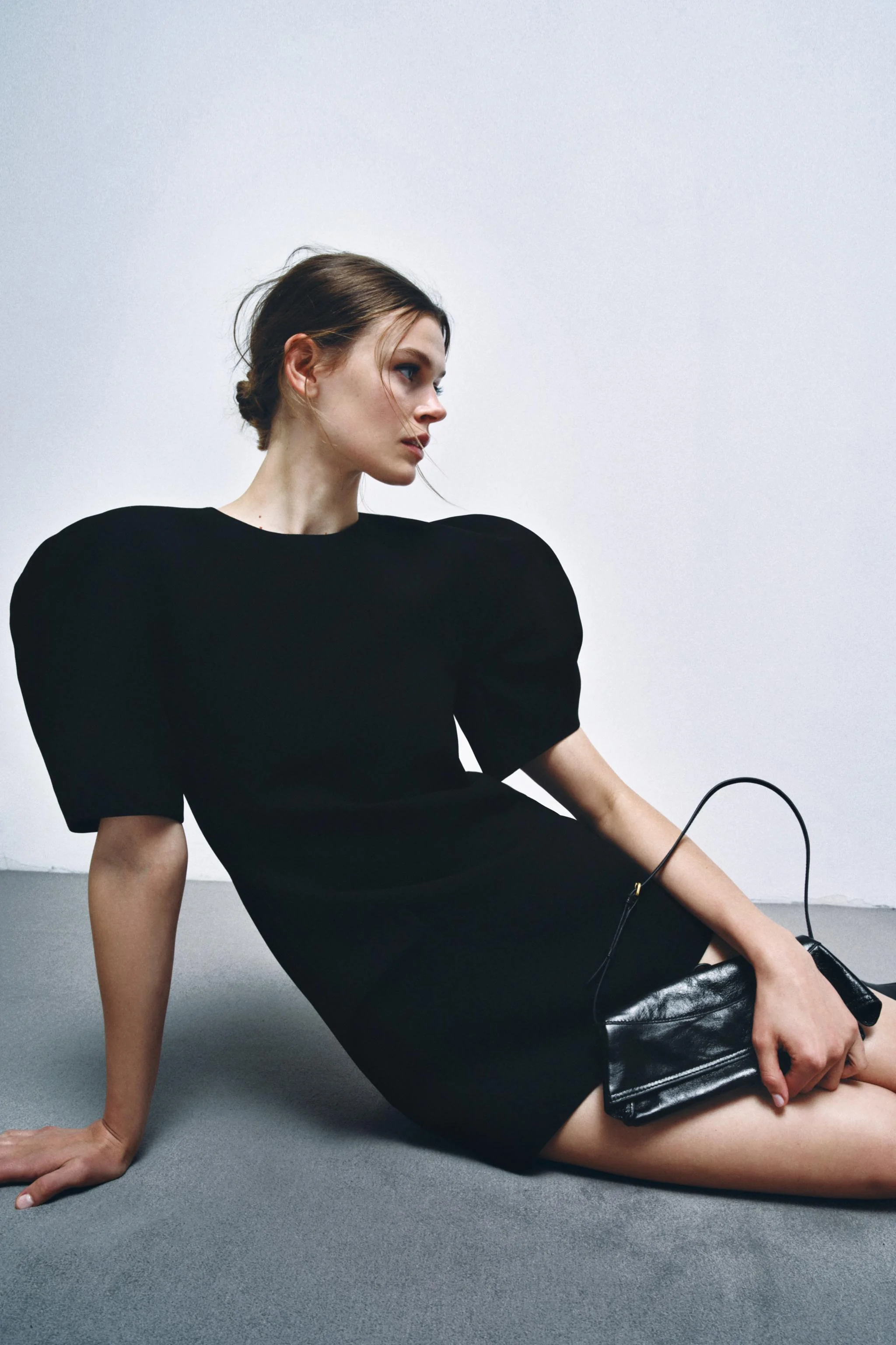 کیف دوشی چرمی با درب تاشو