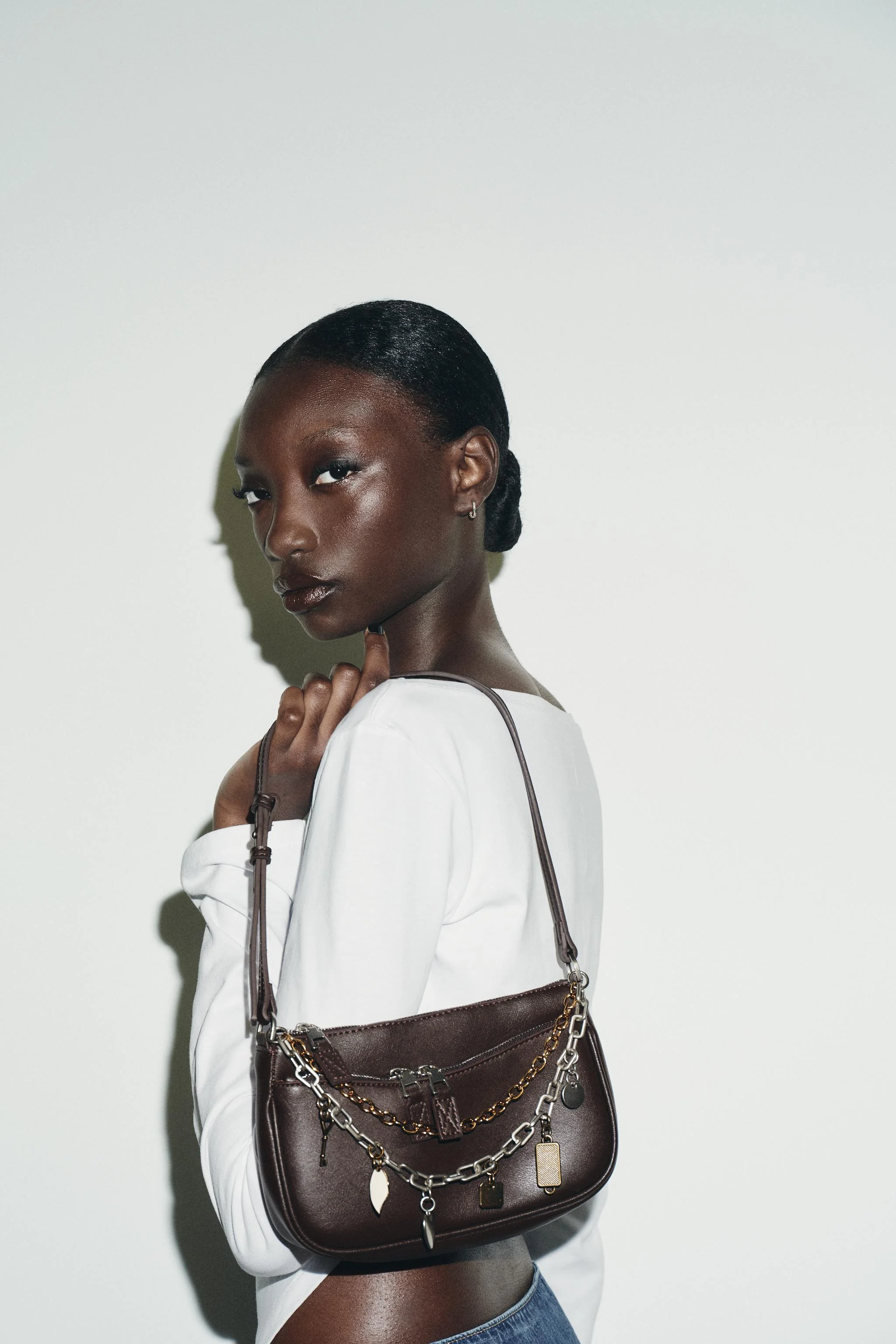 کیف کراس بادی مینی با جزئیات آویز کیف کراس بادی مینی با جزئیات آویز