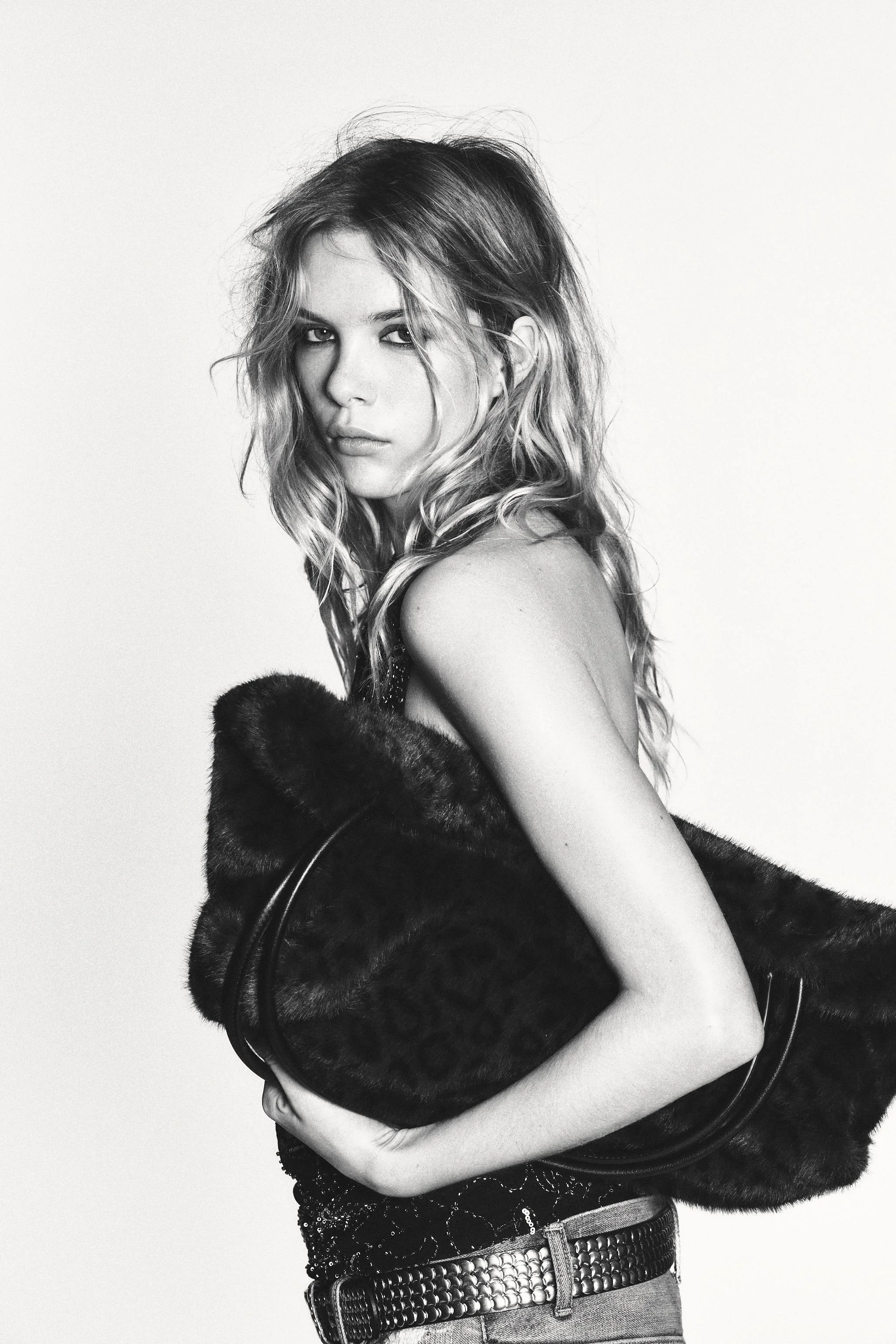 کیف دستی تات از جنس خز مصنوعی کیف دستی تات از جنس خز مصنوعی