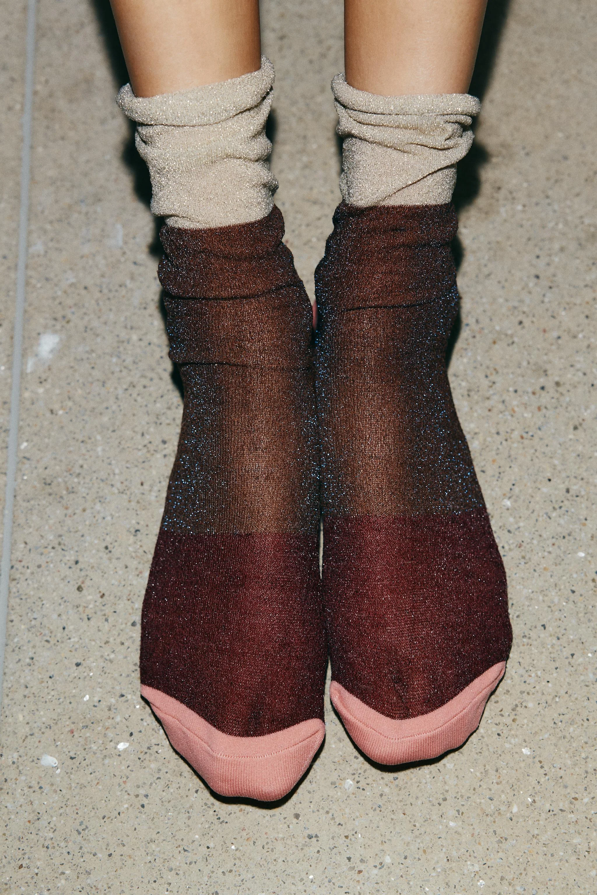 جوراب ترکیبی با نخ فلزی جوراب ترکیبی با نخ فلزی