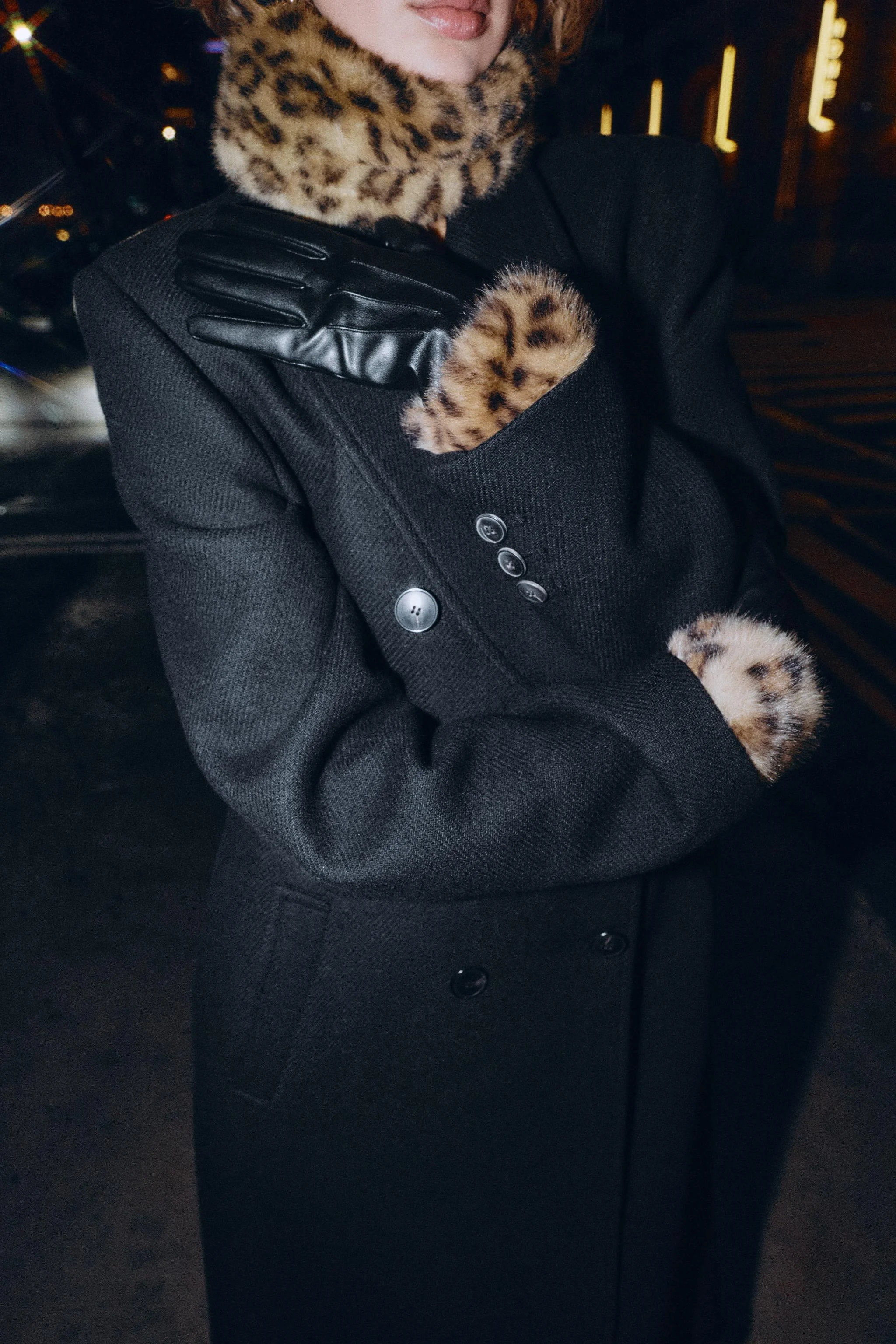 دستکش های طرح چرم مصنوعی و خزدار با طرح حیوانات دستکش های طرح چرم مصنوعی و خزدار با طرح حیوانات