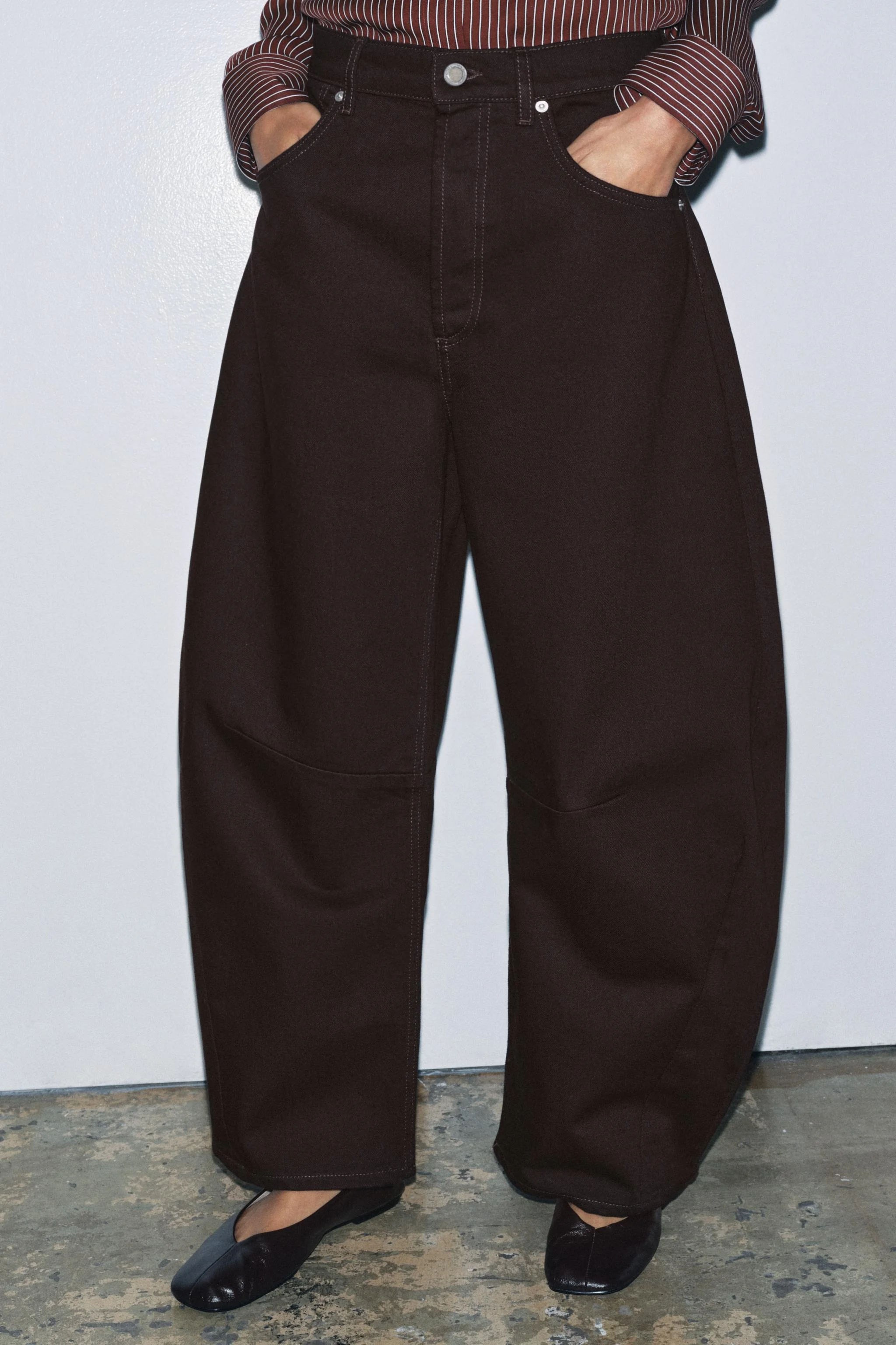 شلوار جین زنانه ZW COLLECTION با کمر متوسط و مدل بالونی شلوار جین زنانه ZW COLLECTION با کمر متوسط و مدل بالونی