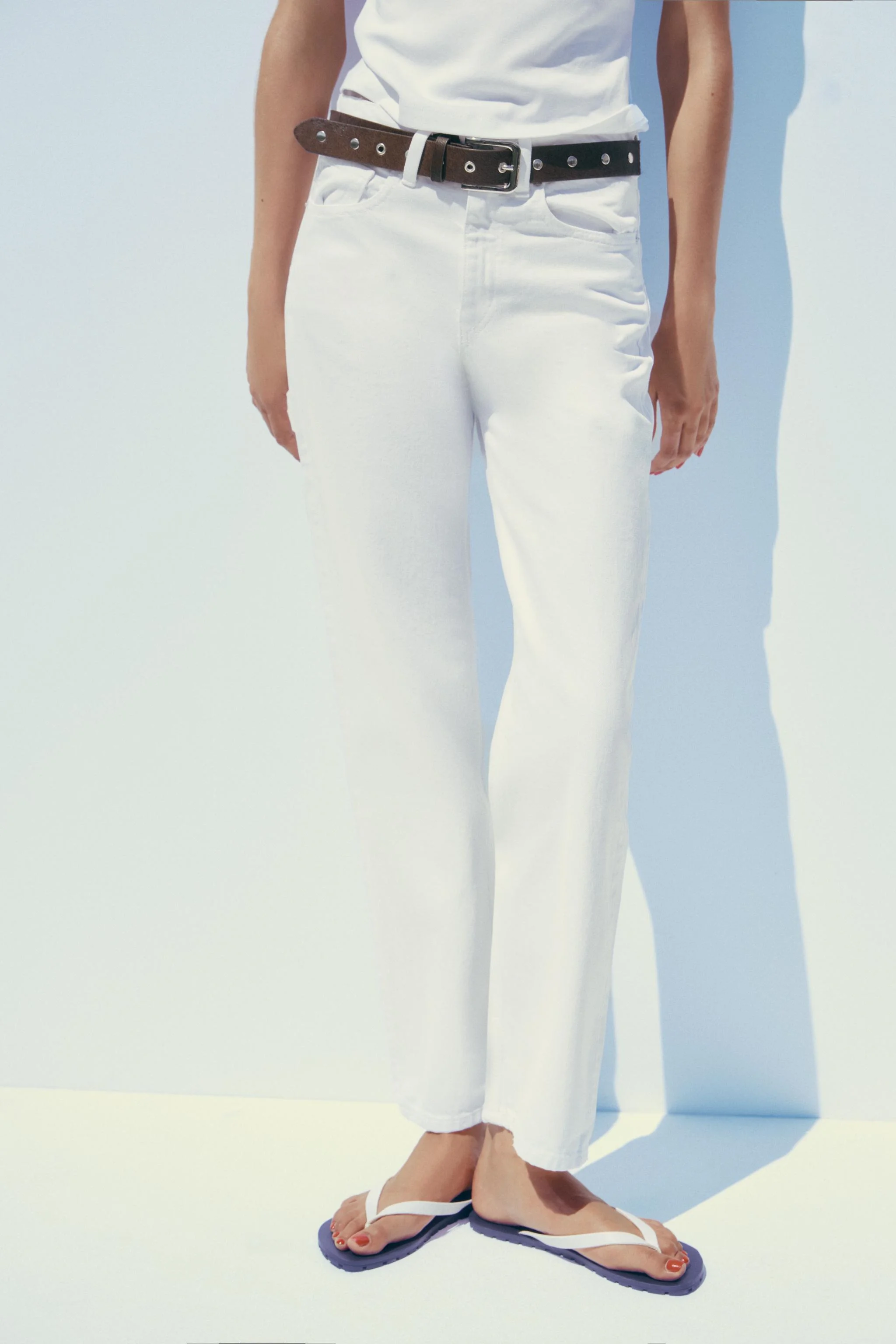 شلوار جین مام فیت کمر بلند شلوار جین مام فیت کمر بلند