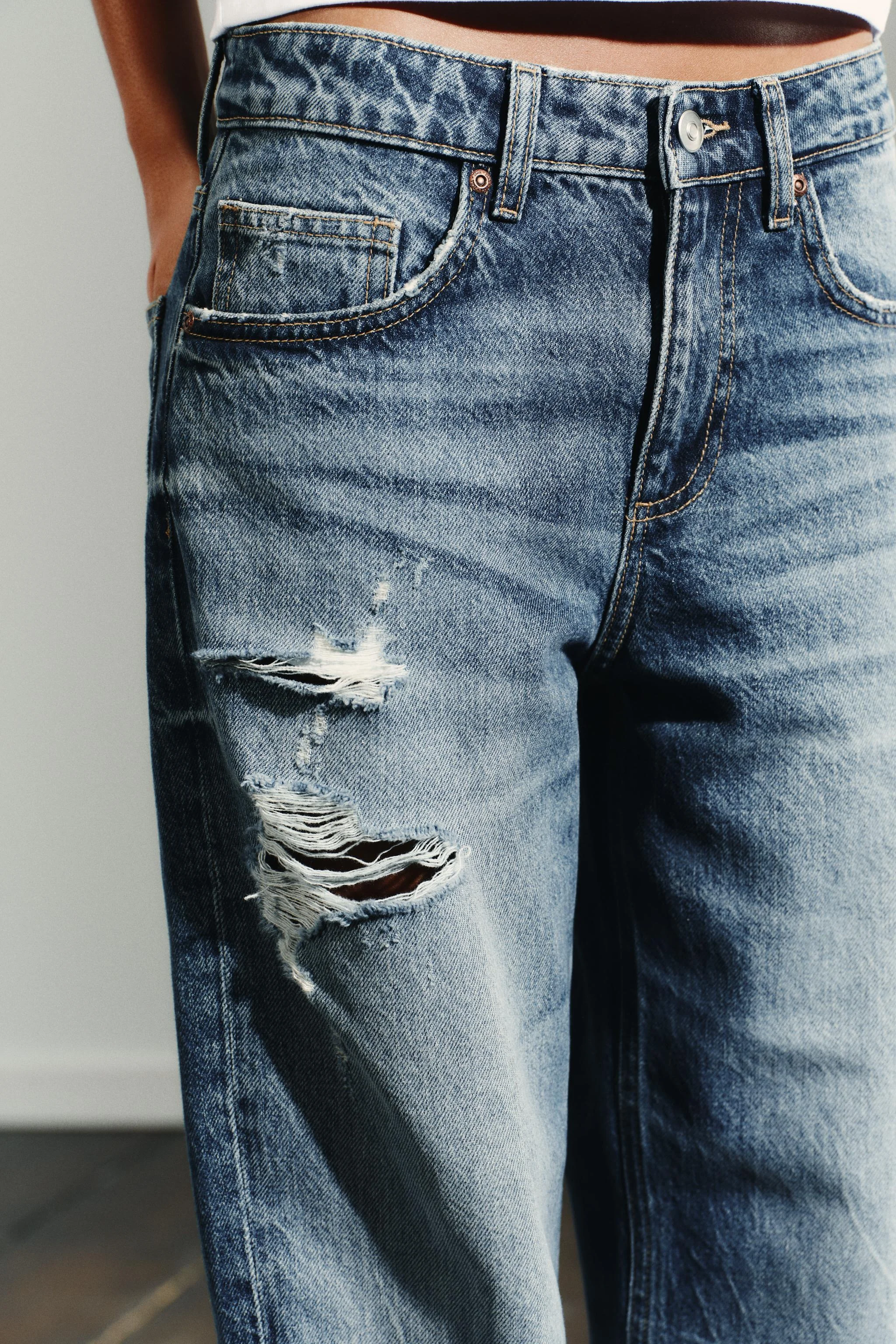 شلوار جین پاچه گشاد با فاق متوسط