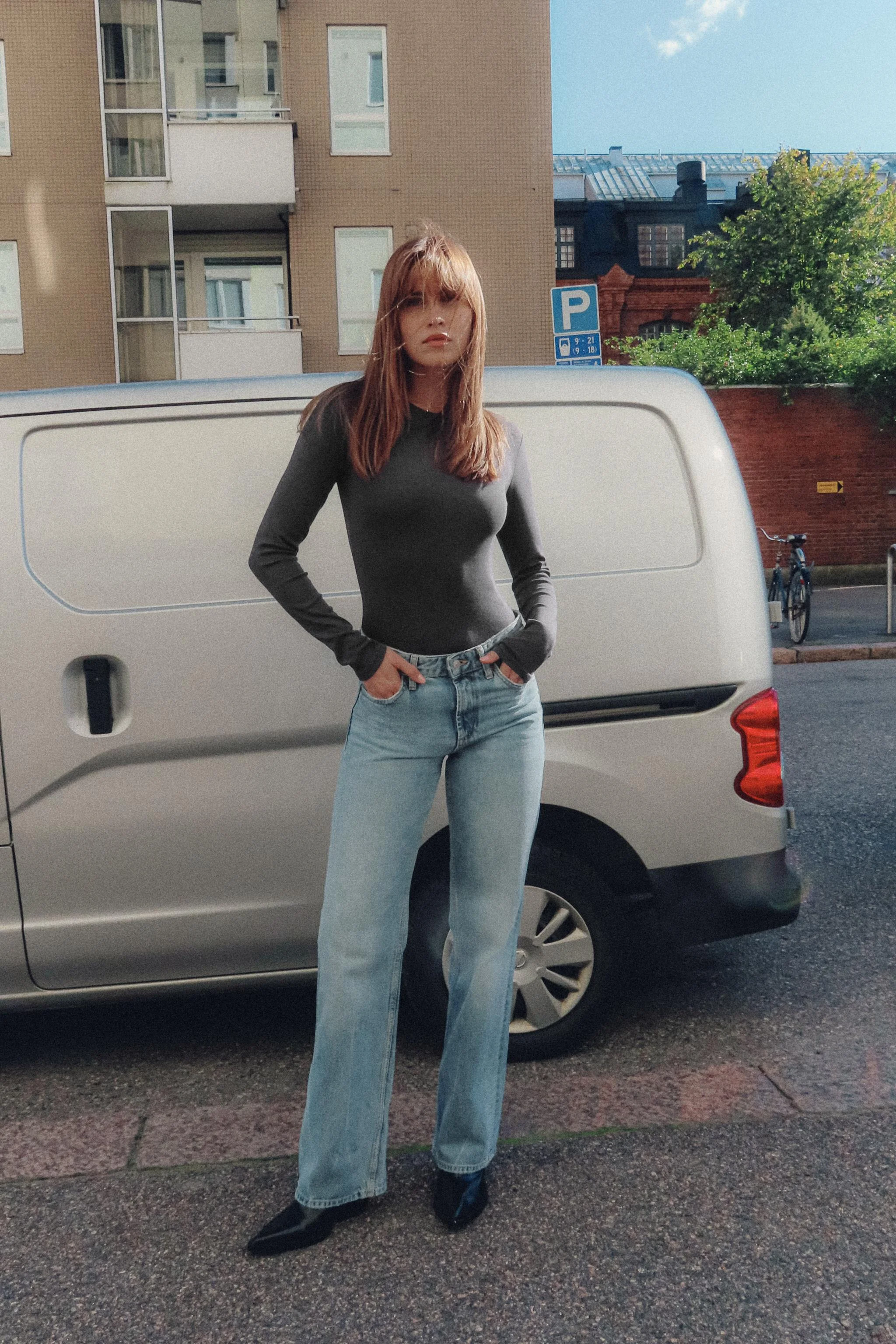 شلوار جین پاچه گشاد با کمر متوسط