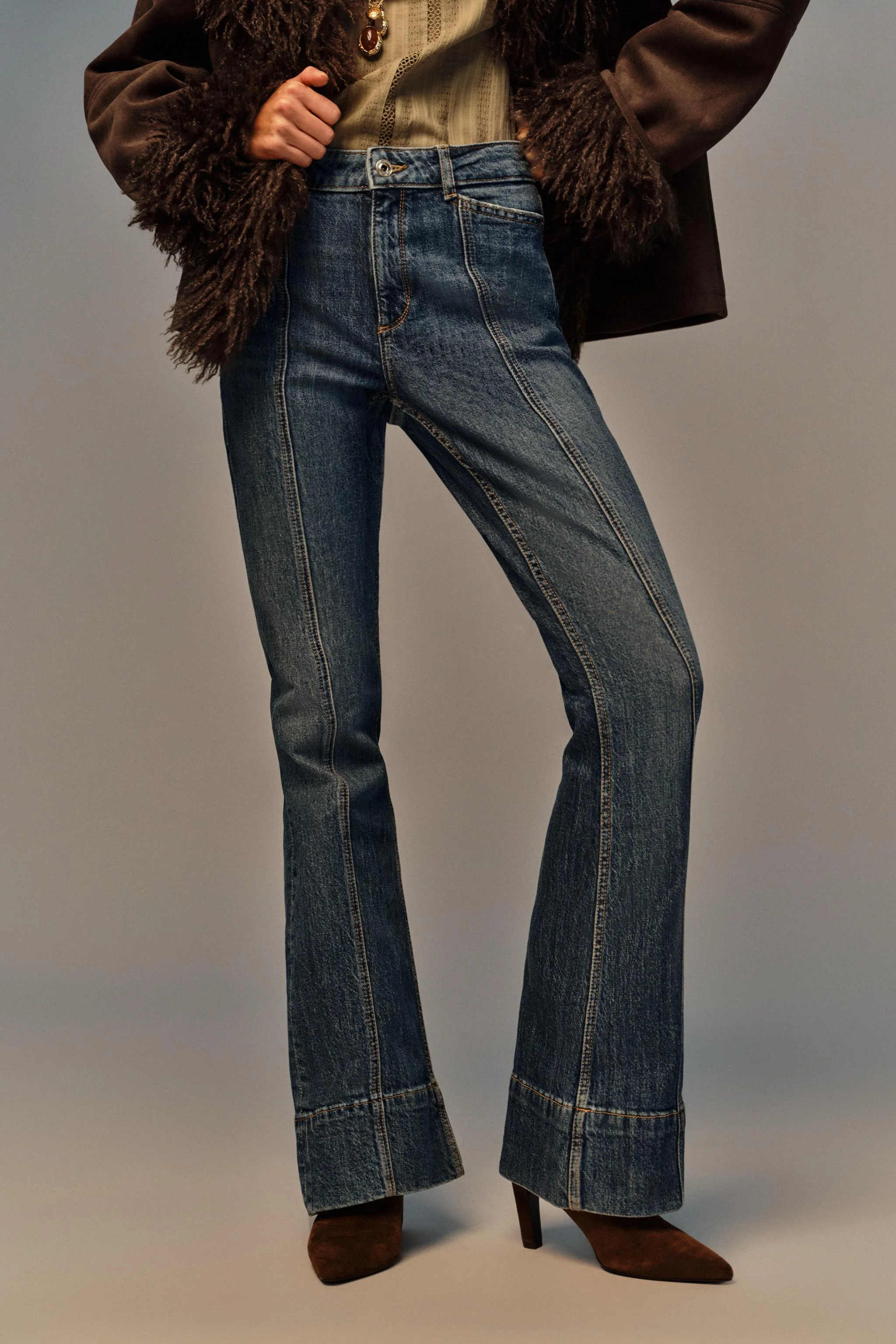 شلوار جین دمپا گشاد با درز مدل Z1975 شلوار جین دمپا گشاد با درز مدل Z1975