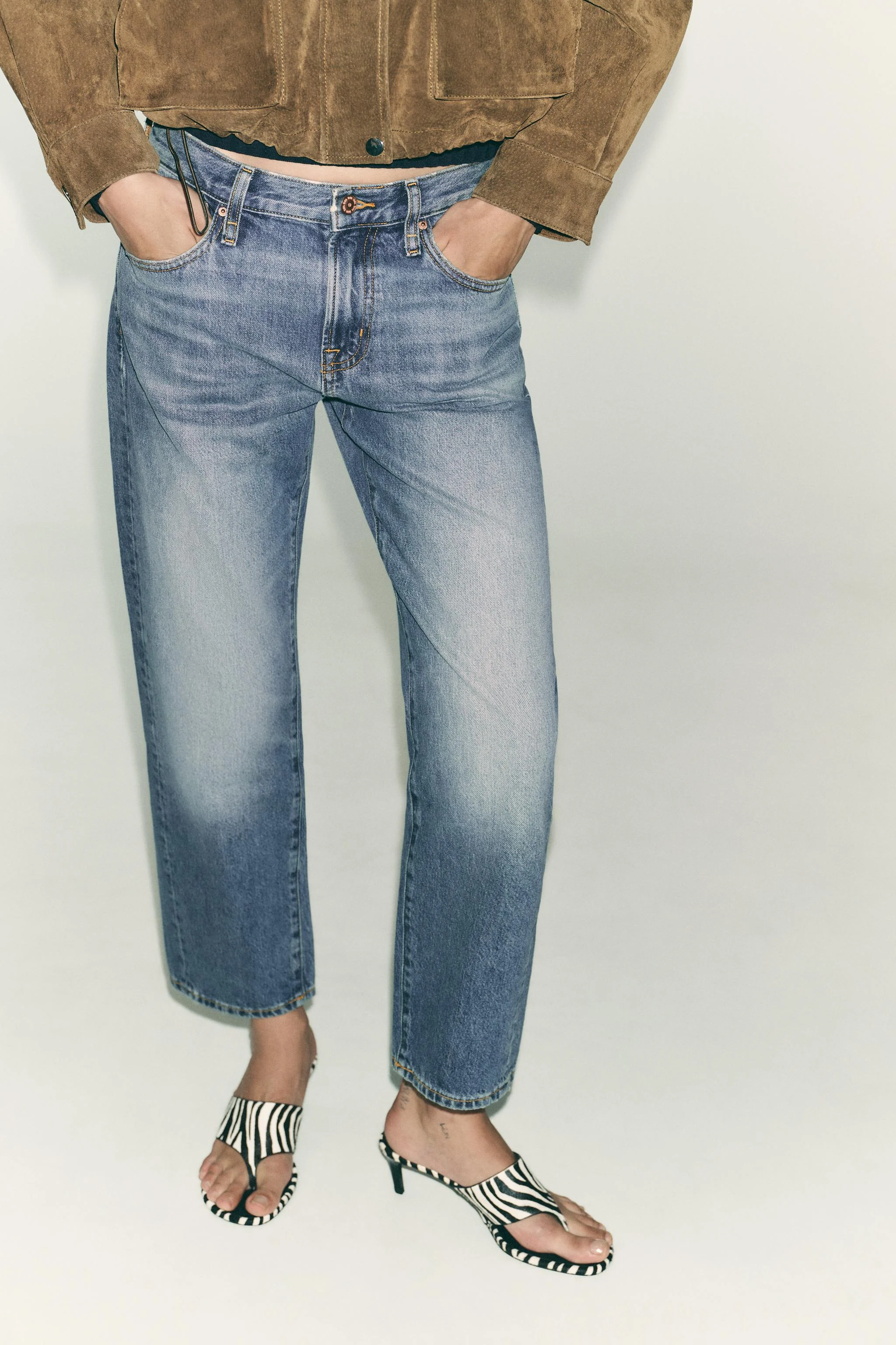 شلوار جین نیمه فاق کوتاه مدل Z1975 شلوار جین نیمه فاق کوتاه مدل Z1975