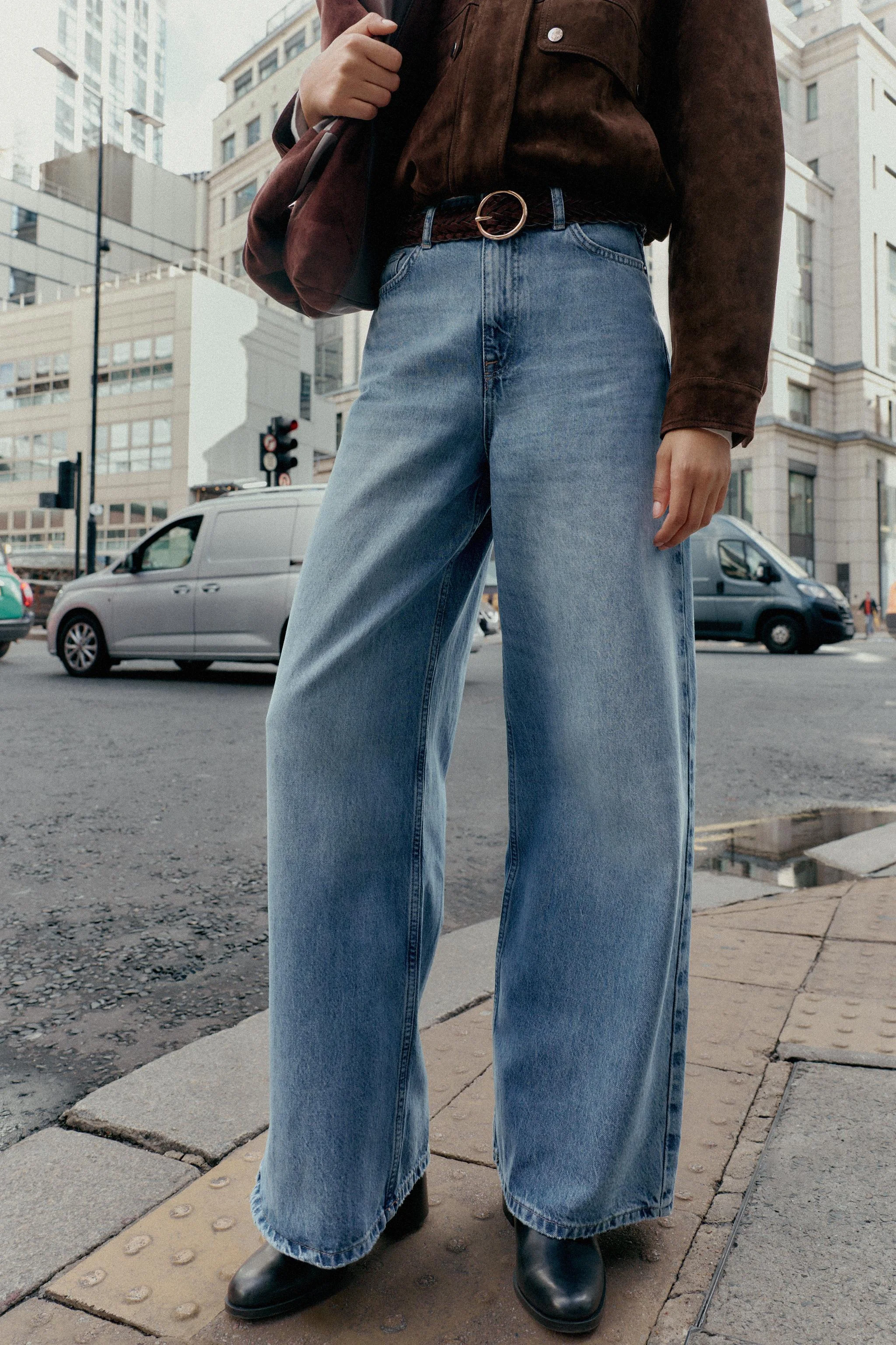 شلوار جین بلند پا گشاد کمر بلند مدل Z1975 به همراه کمربند