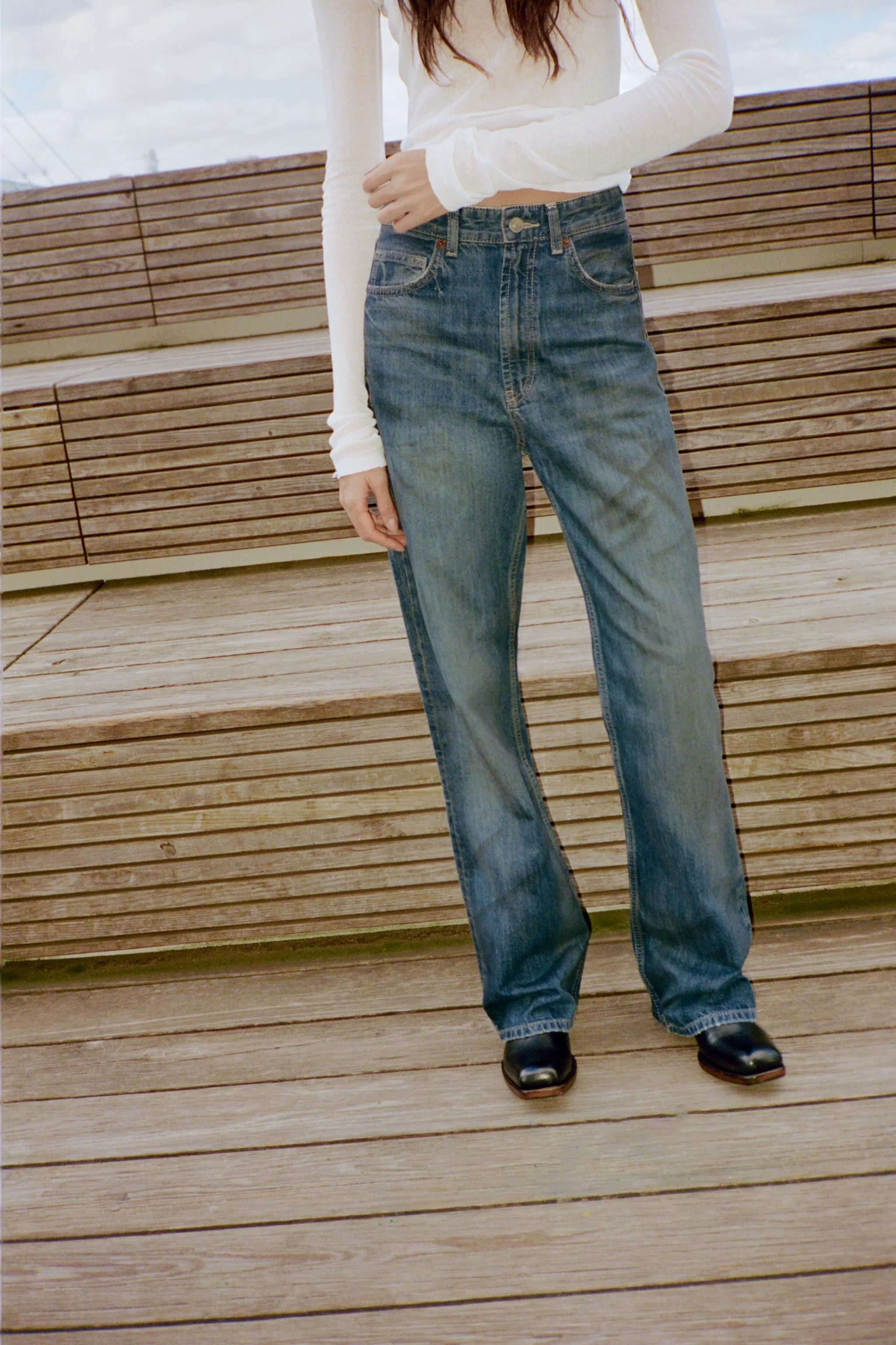 شلوار جین بلند پاچه گشاد کمر بلند