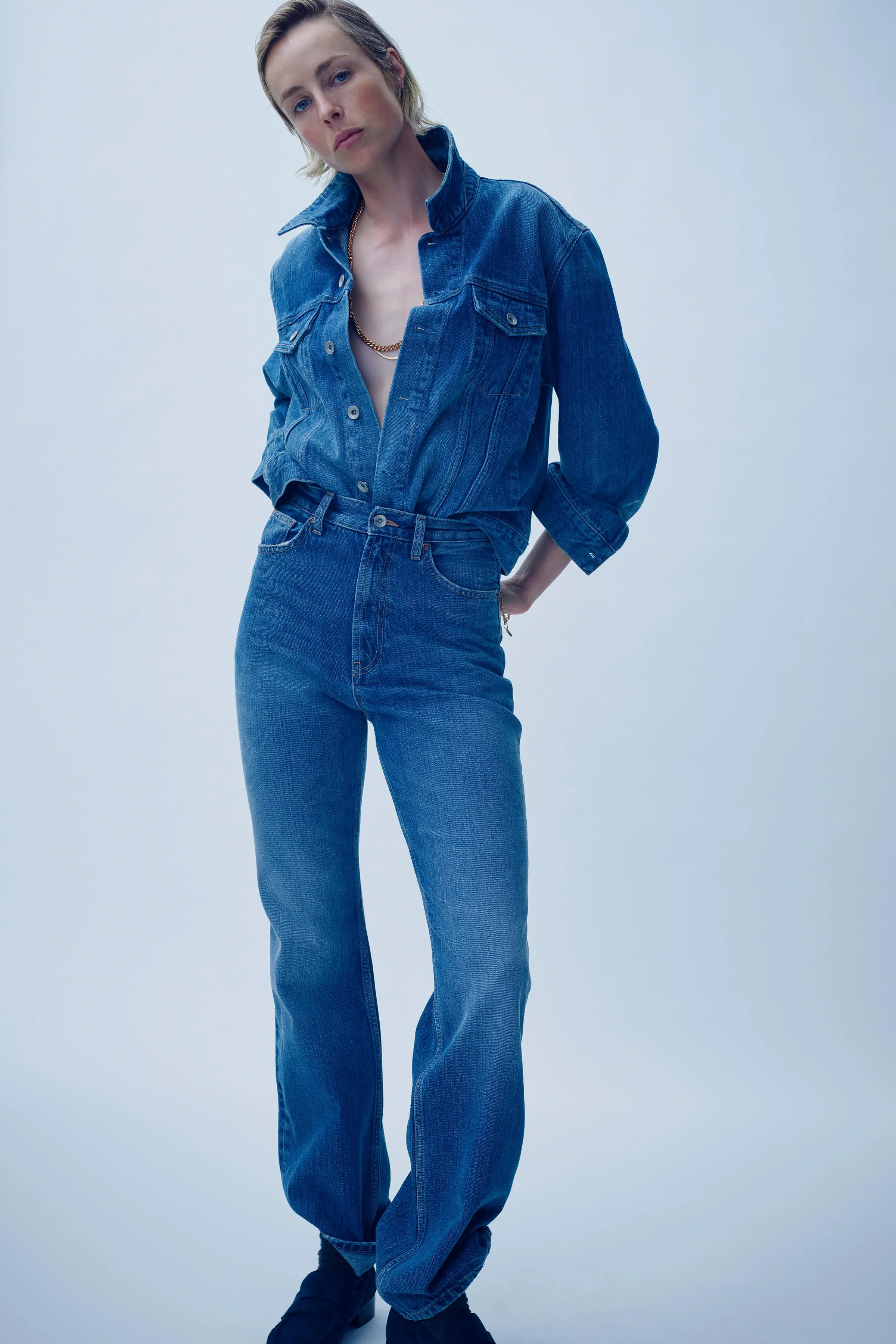 شلوار جین بوت‌کات کمر بلند