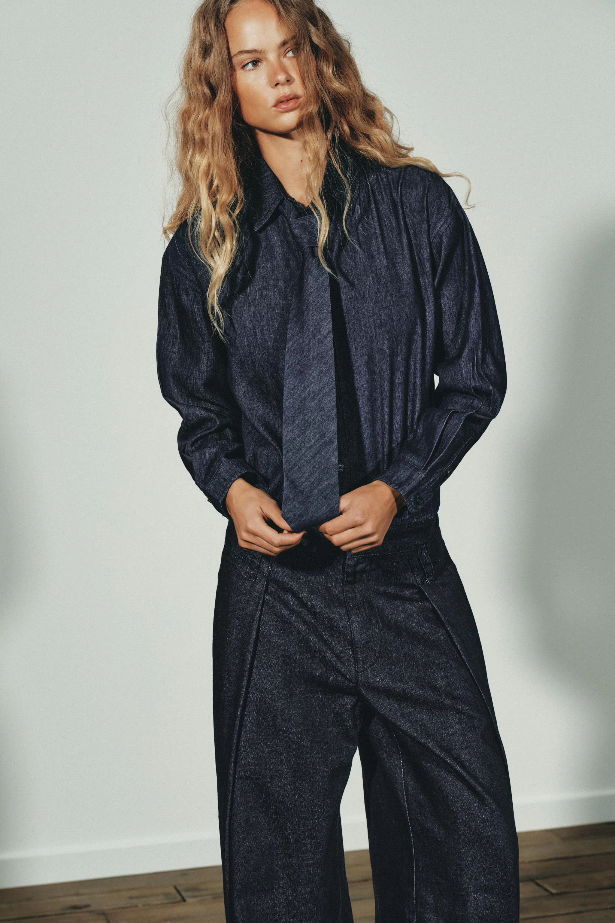 شلوار پلیسه دار با طرح جین