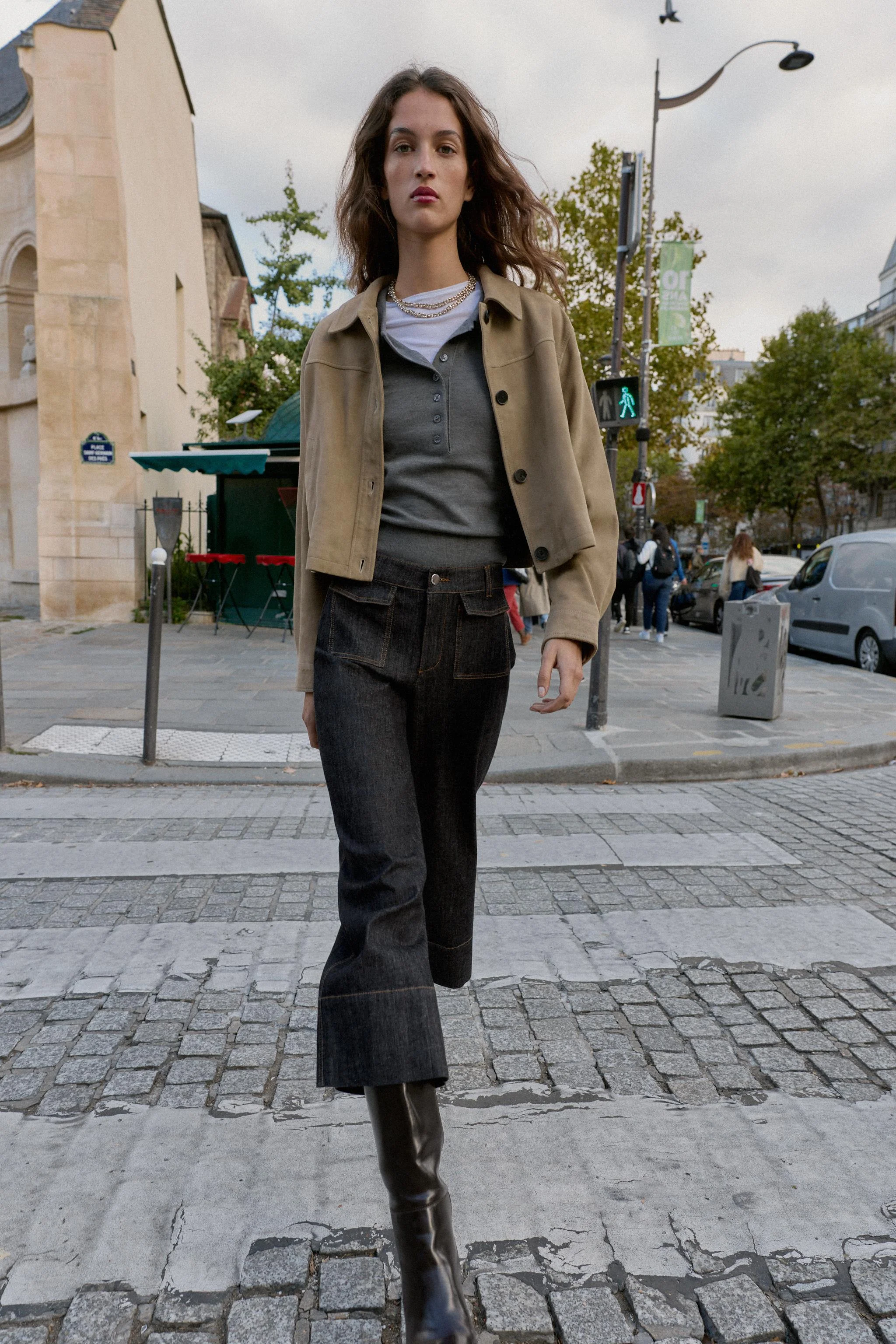 شلوارک زنانه مدل Z1975 با جیب های پاکتی