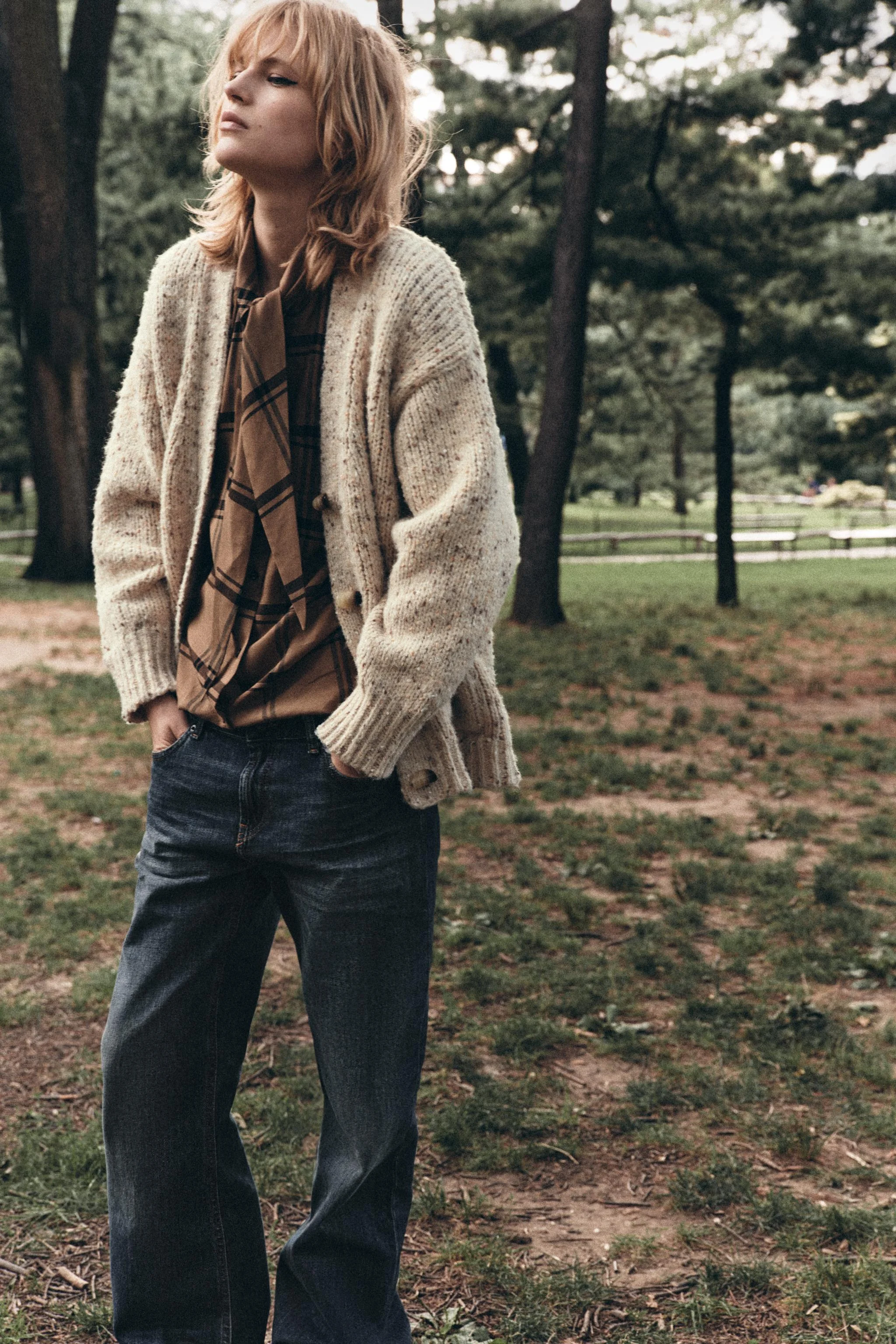 شلوار جین بوت‌کات فاق کوتاه ZW COLLECTION