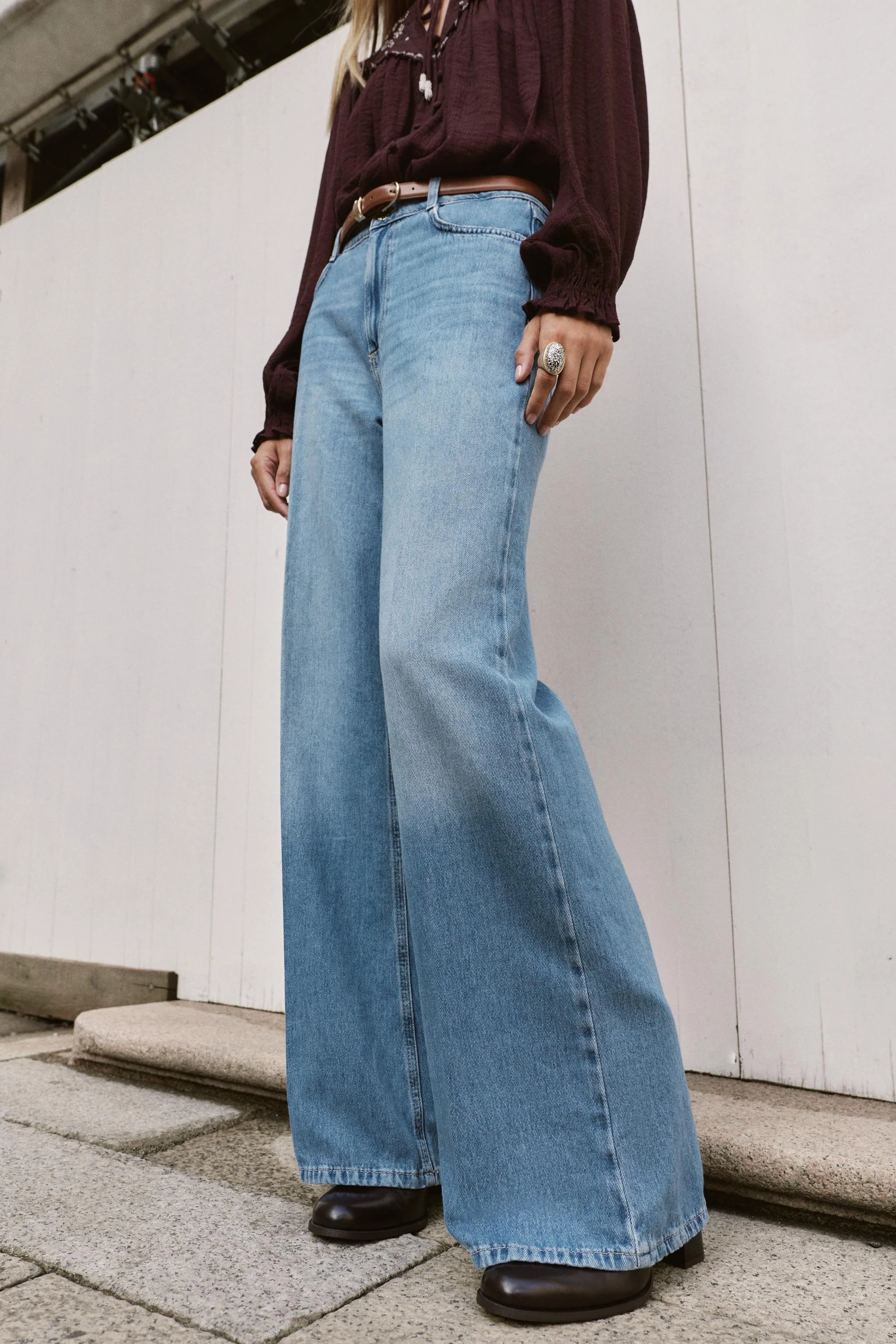 شلوار جین پا گشاد کمر بلند مدل Z1975 به همراه کمربند