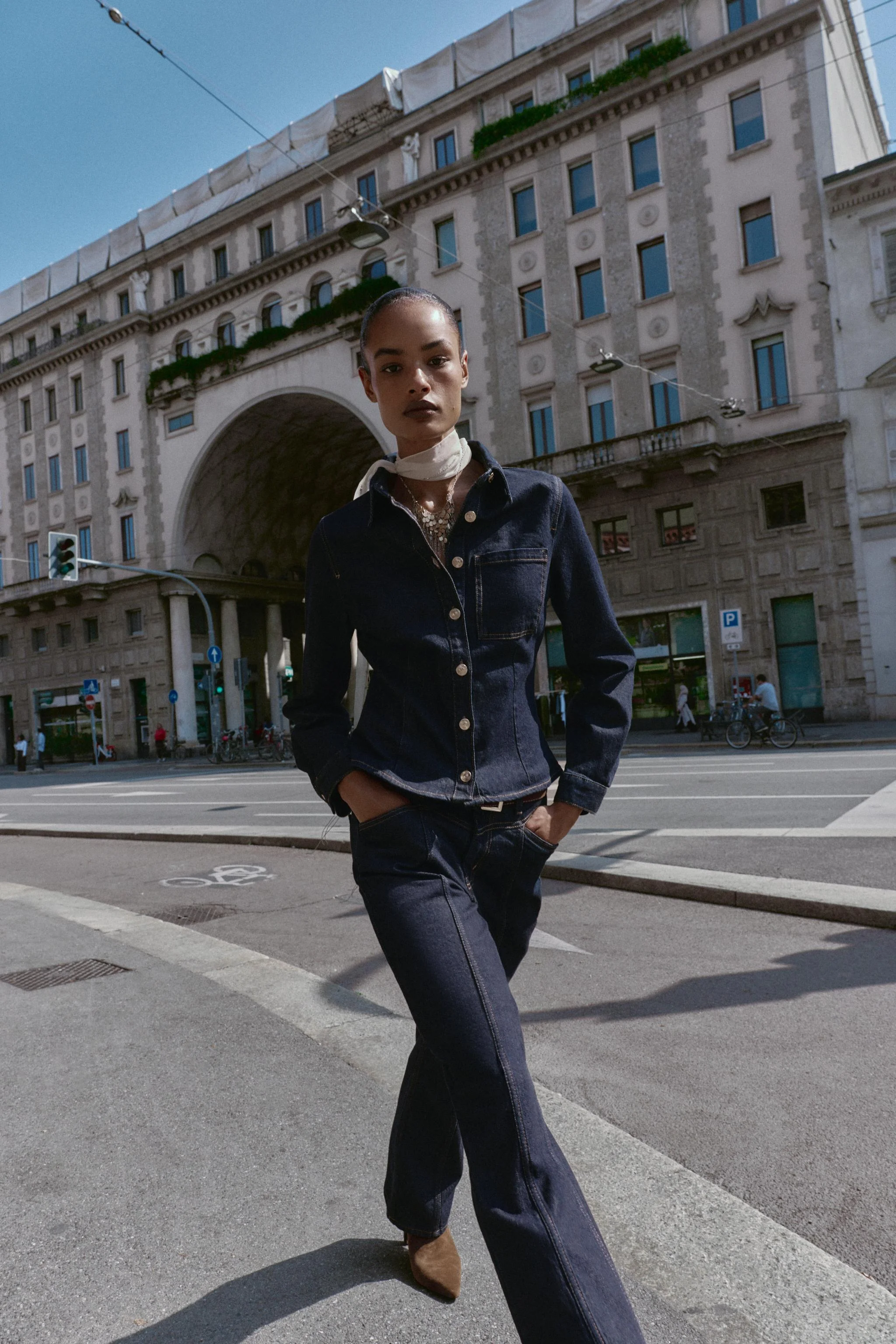 شلوار جین کمردار راسته اسلیم فاق متوسط