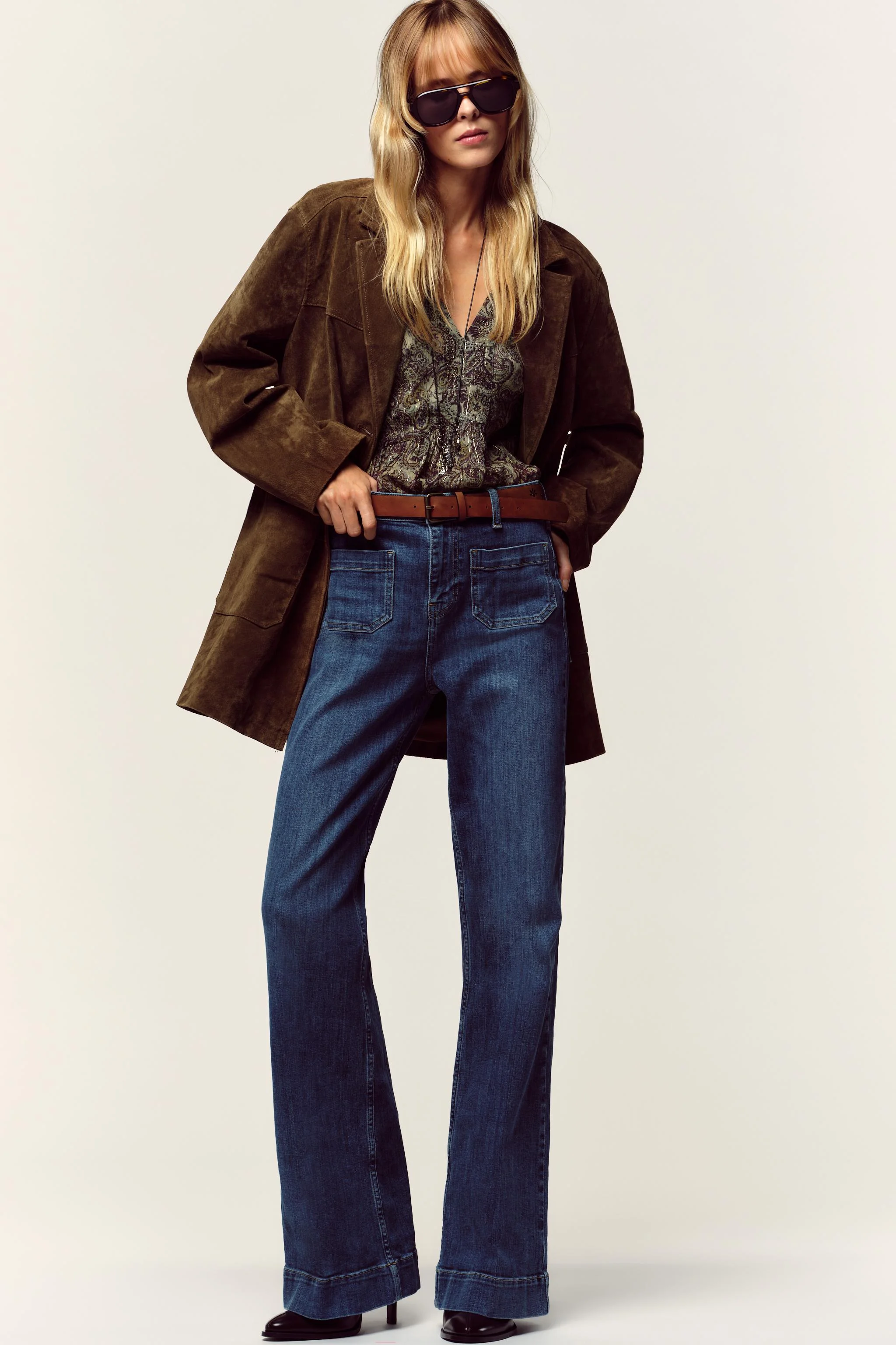 شلوار جین کمربند دار دمپا گشاد با کمر بلند مدل Z1975