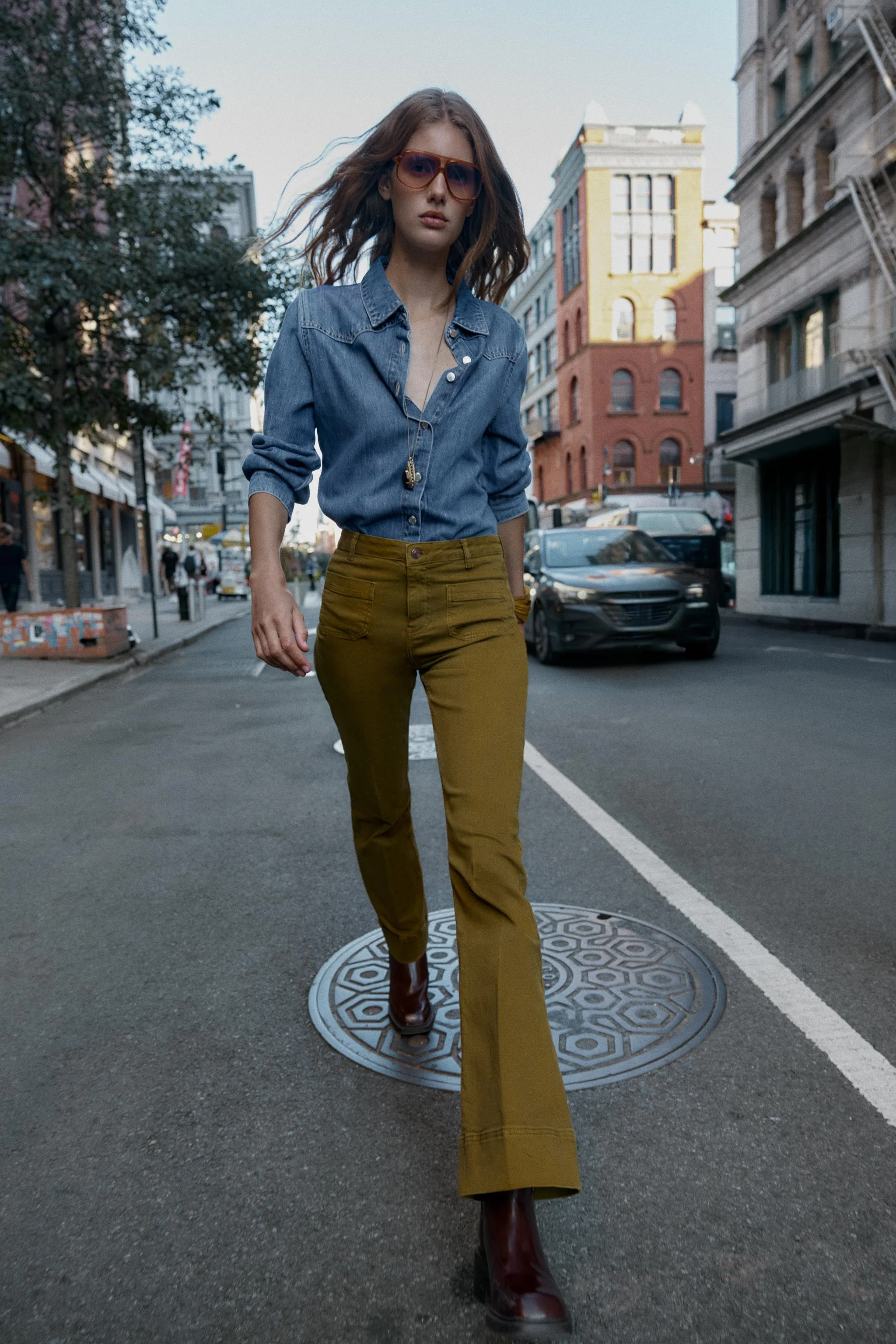 شلوار جین فاق بلند Z1975 با جیب های وصله ای