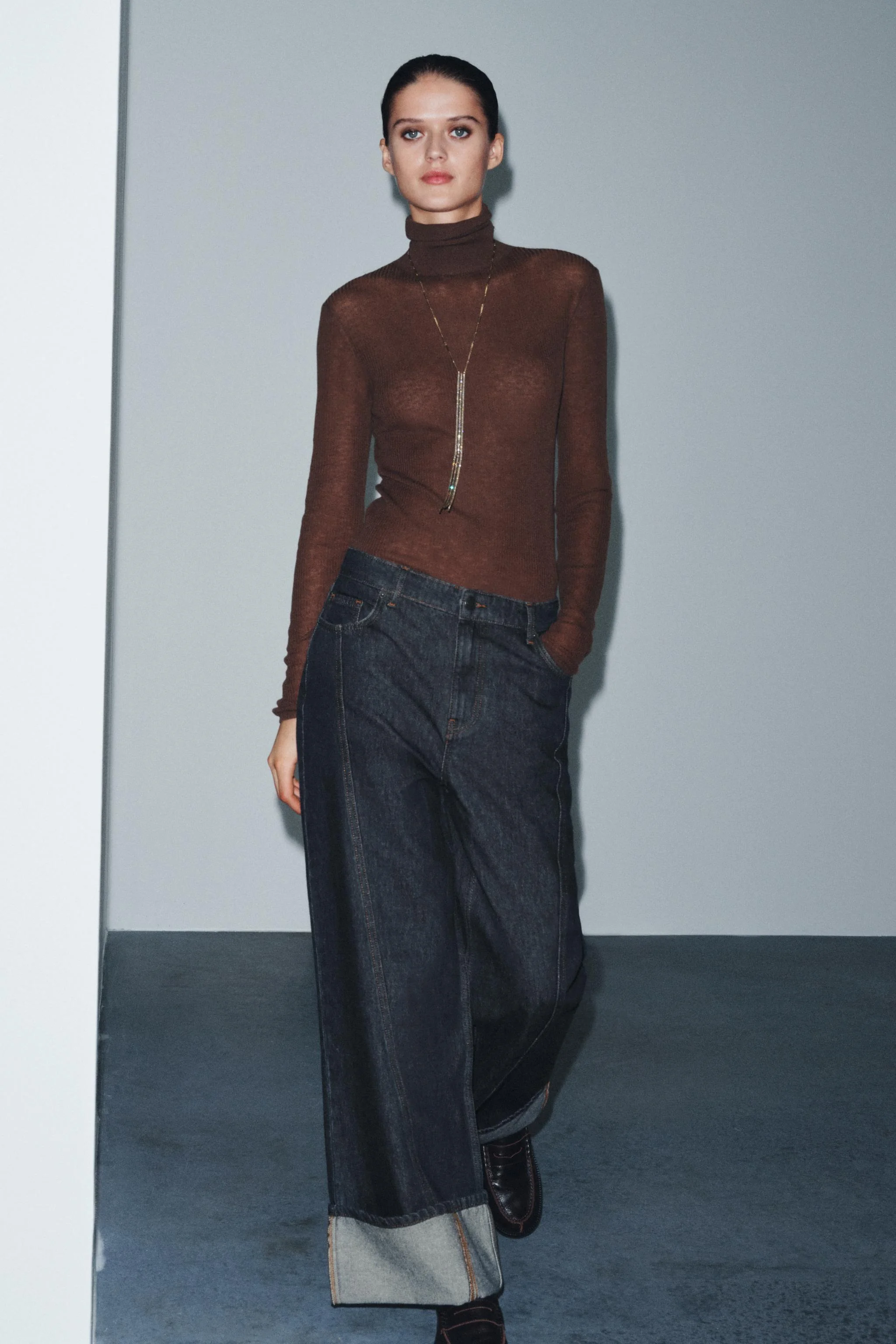 شلوار جین پاچه گشاد زنانه ZW COLLECTION با کمر متوسط