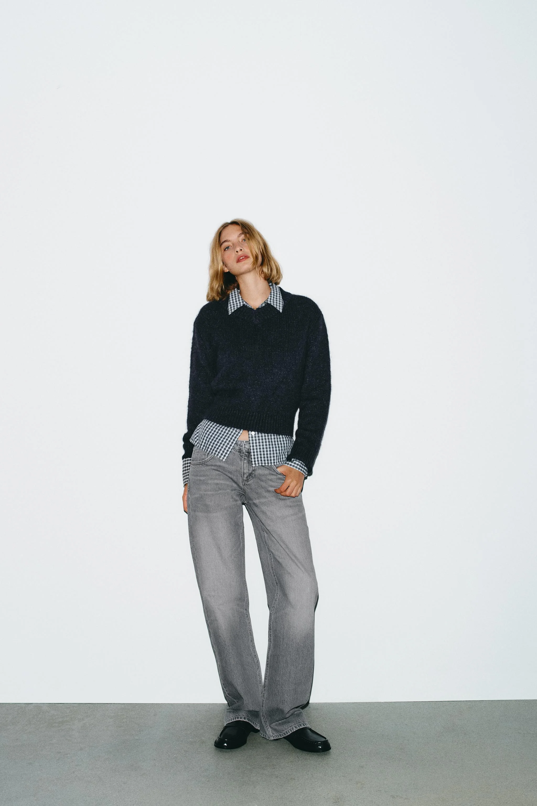 شلوار جین پا گشاد با کمر فاق کوتاه