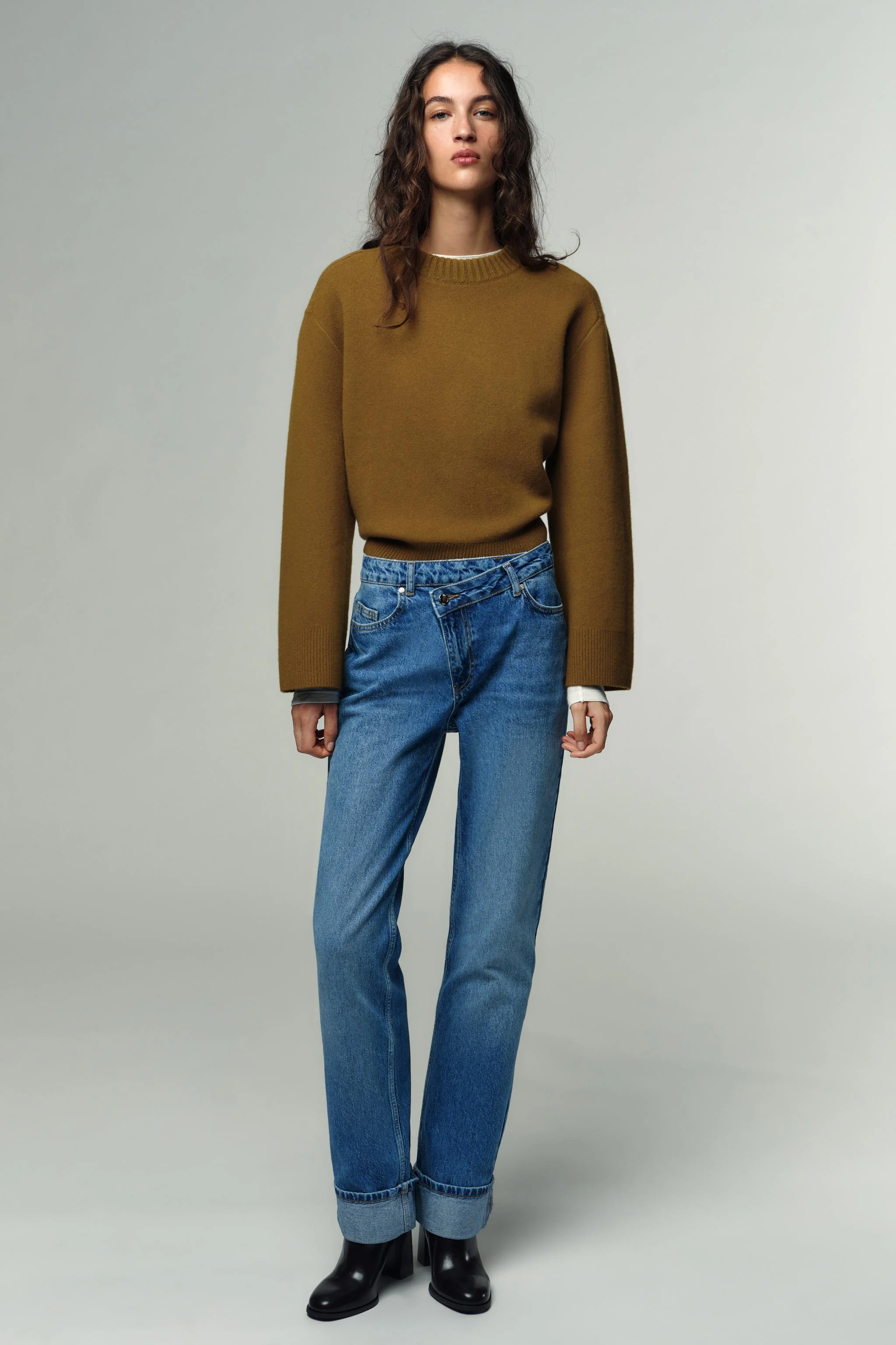 شلوار جین راسته کمر بلند مدل Z.09 با قد کامل