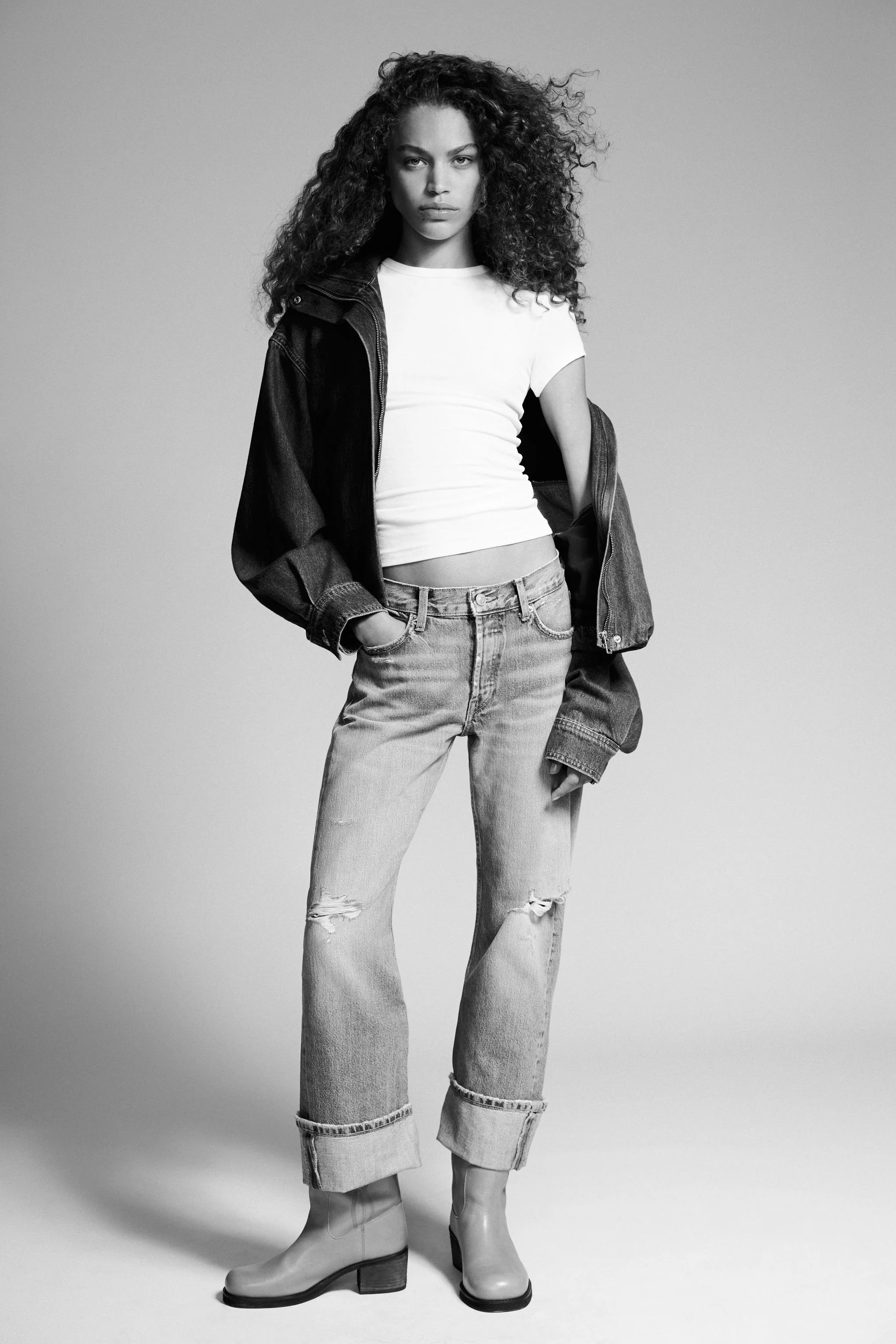 شلوار جین راسته فاق متوسط پاره