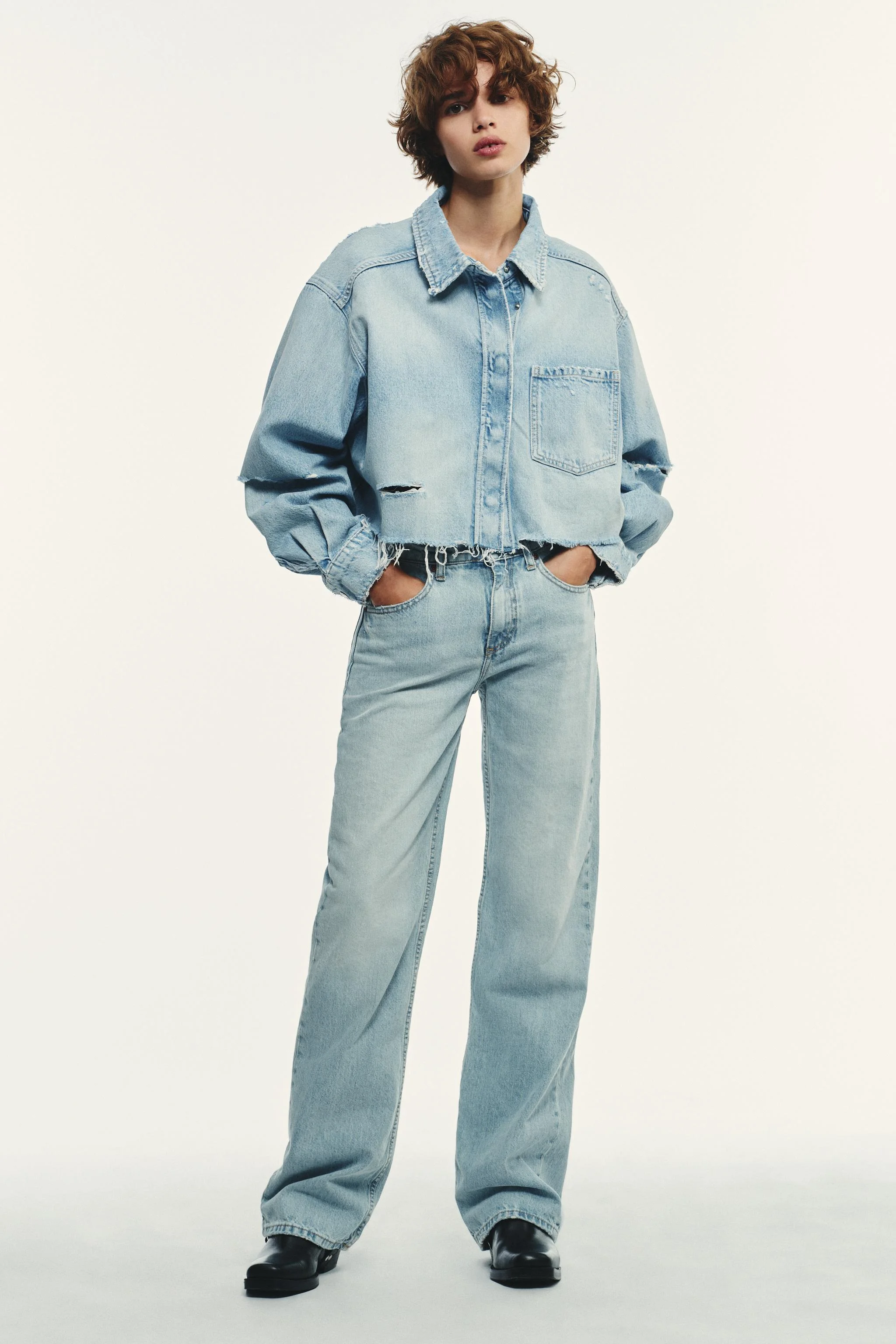 شلوار جین مید رایز و پاچه گشاد TRF