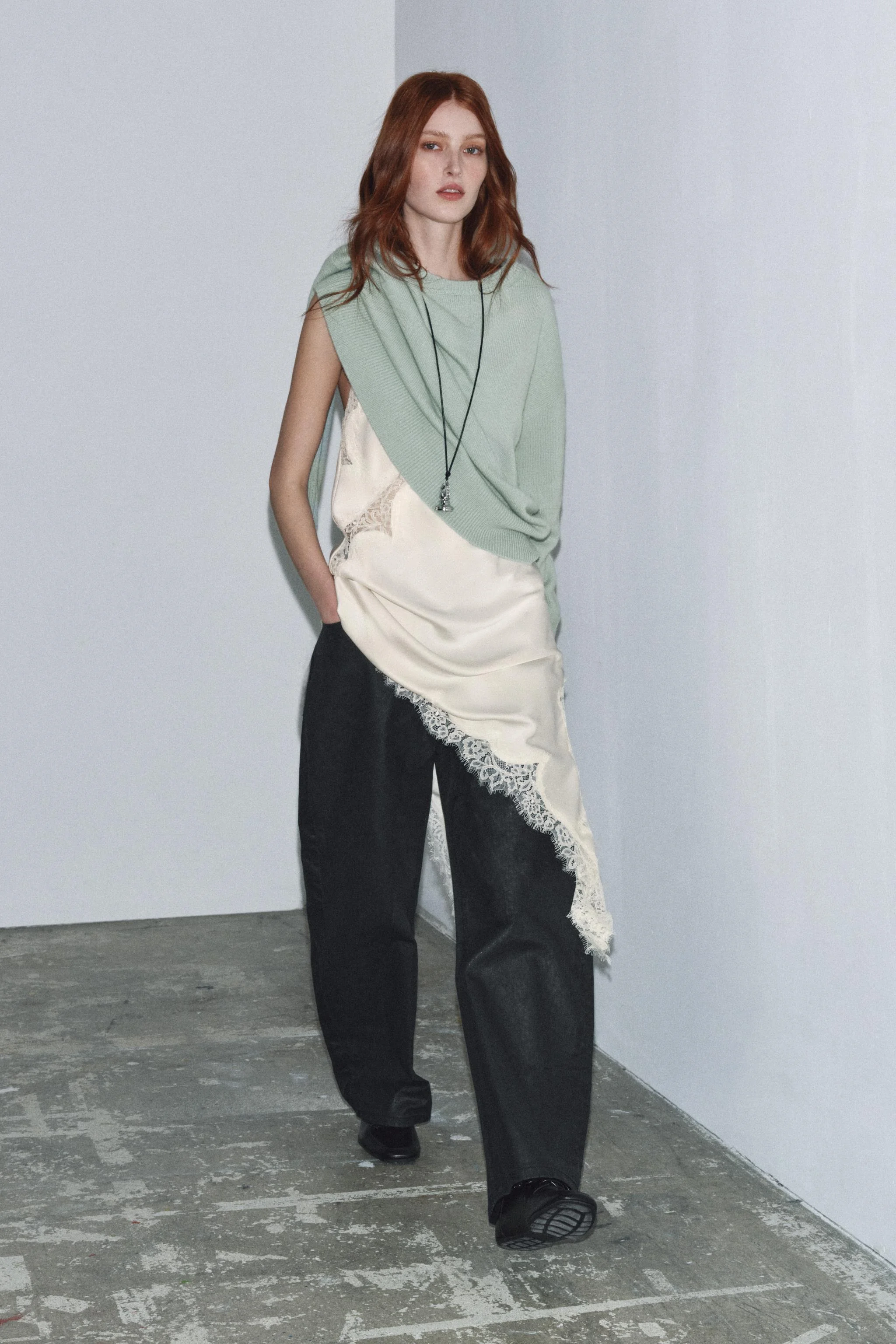 شلوار جین بشکه ای فاق کوتاه با بافت ترک دار از کالکشن ZW