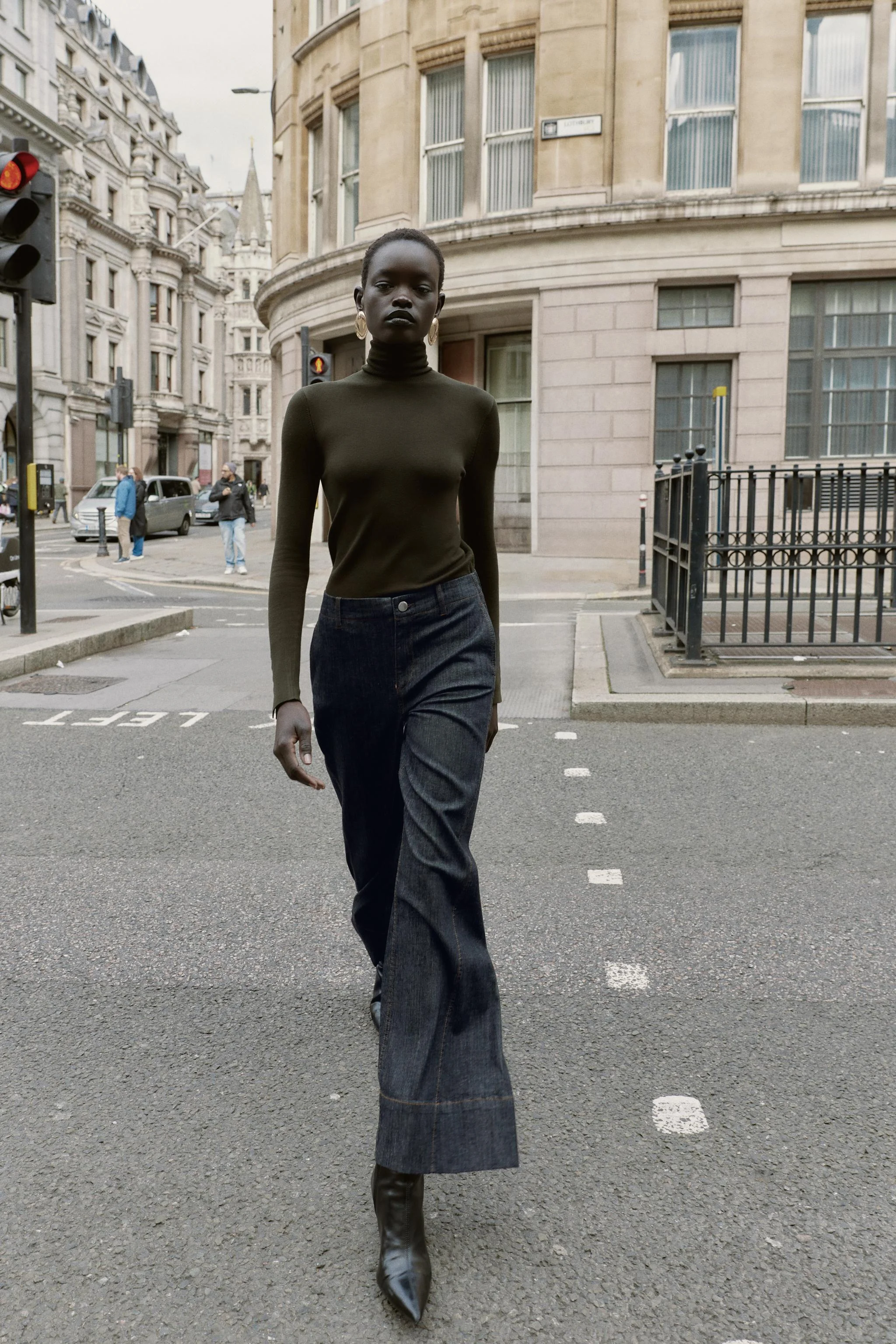 شلوار پاچه گشاد با درز