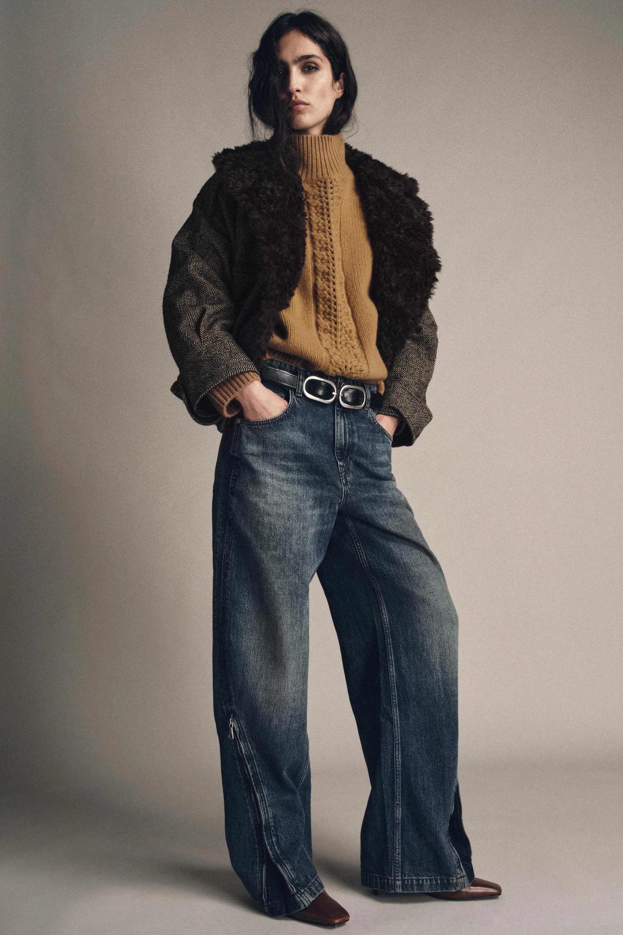 شلوار جین مدل بالونی با کمر متوسط و زیپ، کالکشن ZW، نسخه محدود