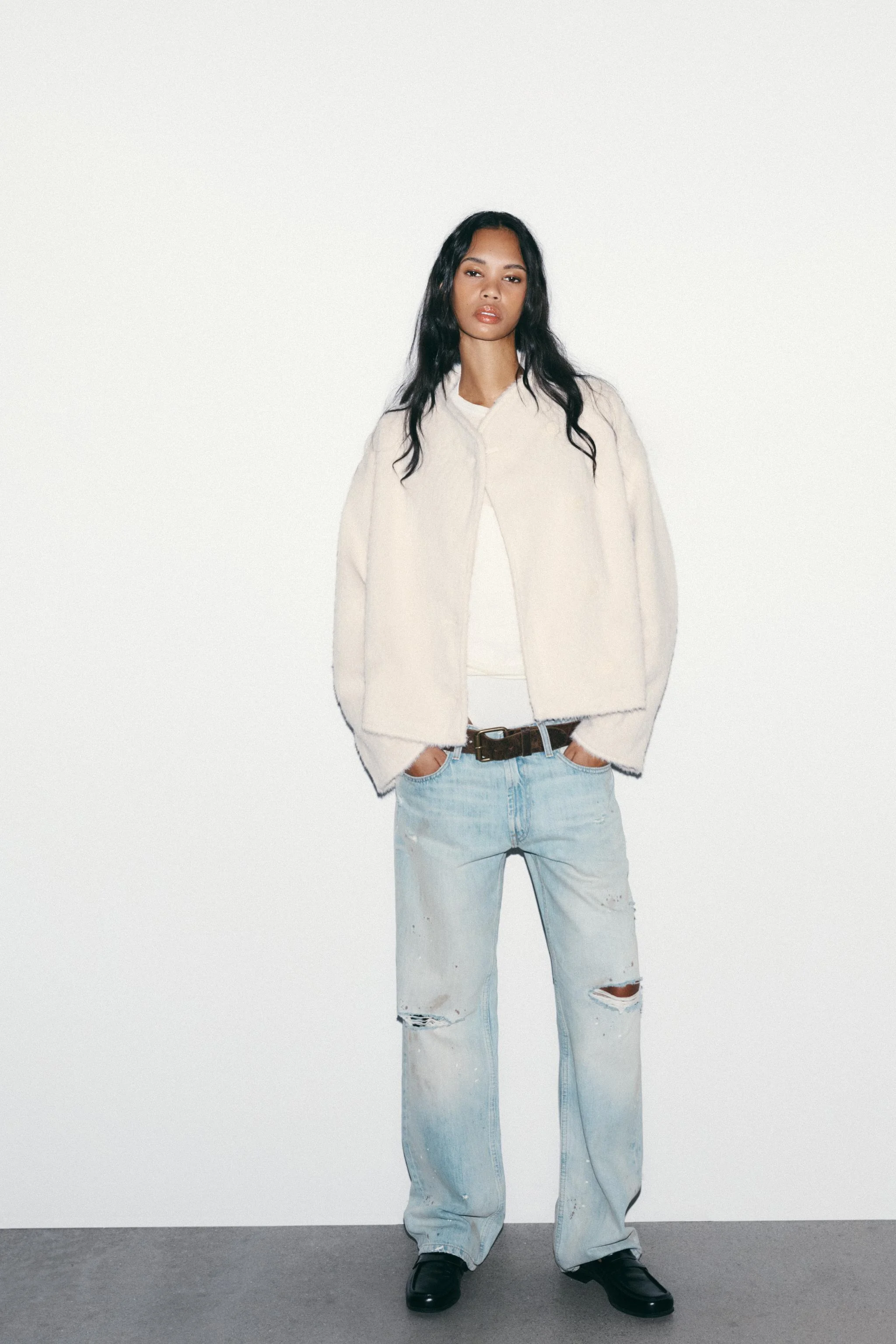 شلوار جین راسته با فاق متوسط شلوار جین راسته با فاق متوسط