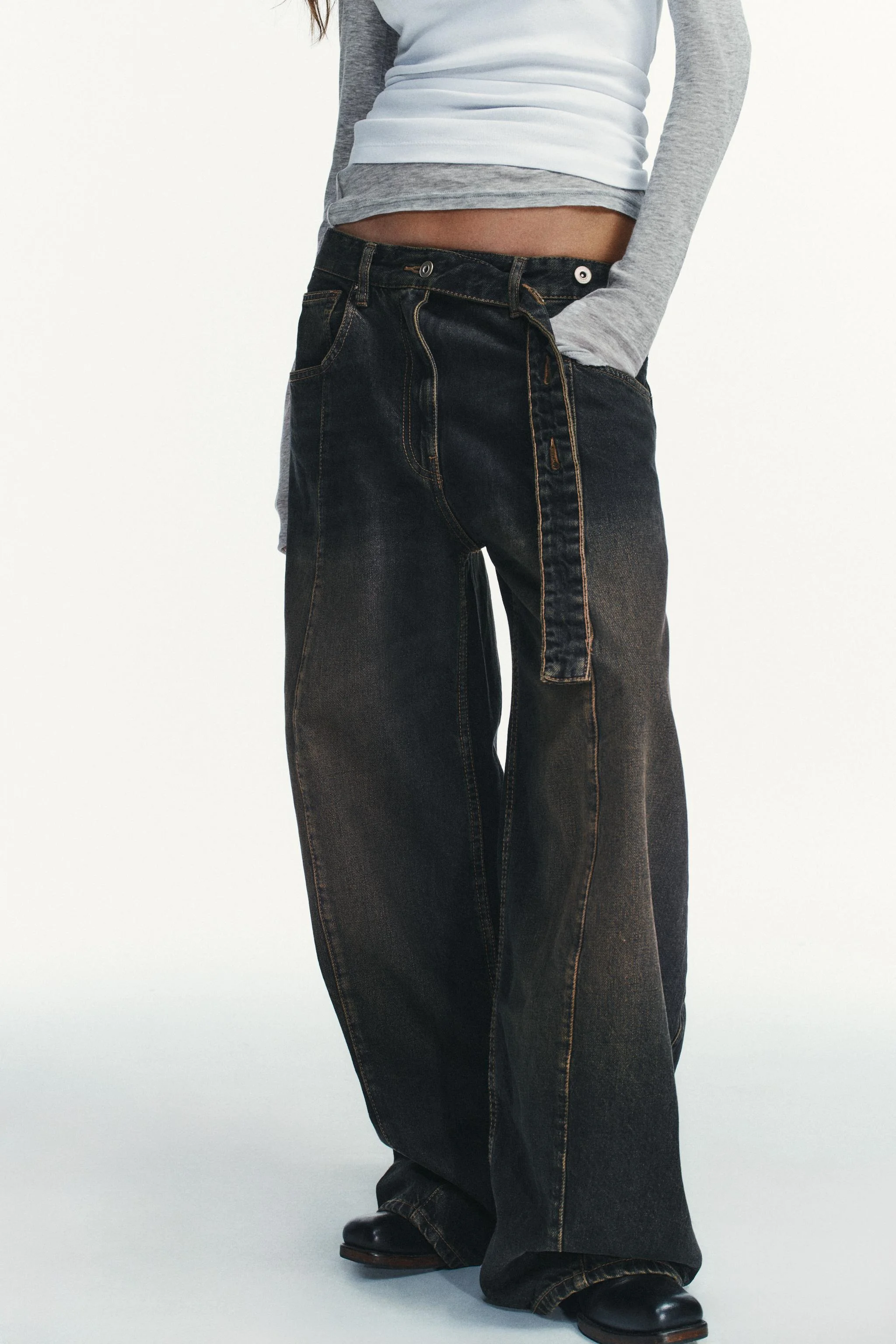 شلوار جین مدل بشکه ای سایز بزرگ با فاق کوتاه