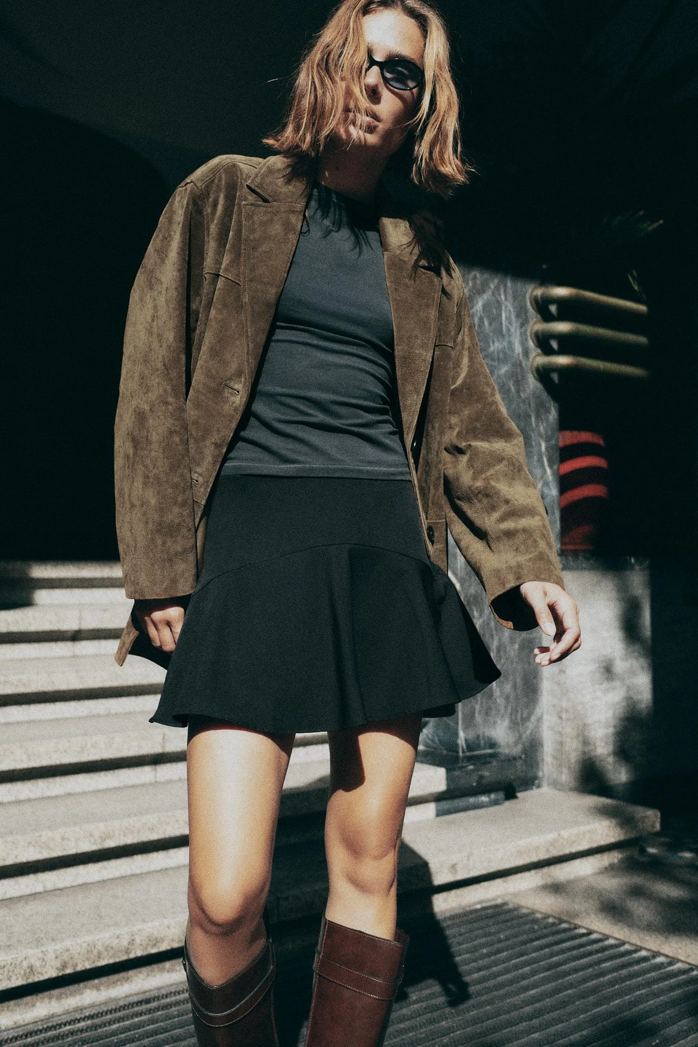 دامن شلواری کمر بلند با زیپ در پهلو دامن شلواری کمر بلند با زیپ در پهلو